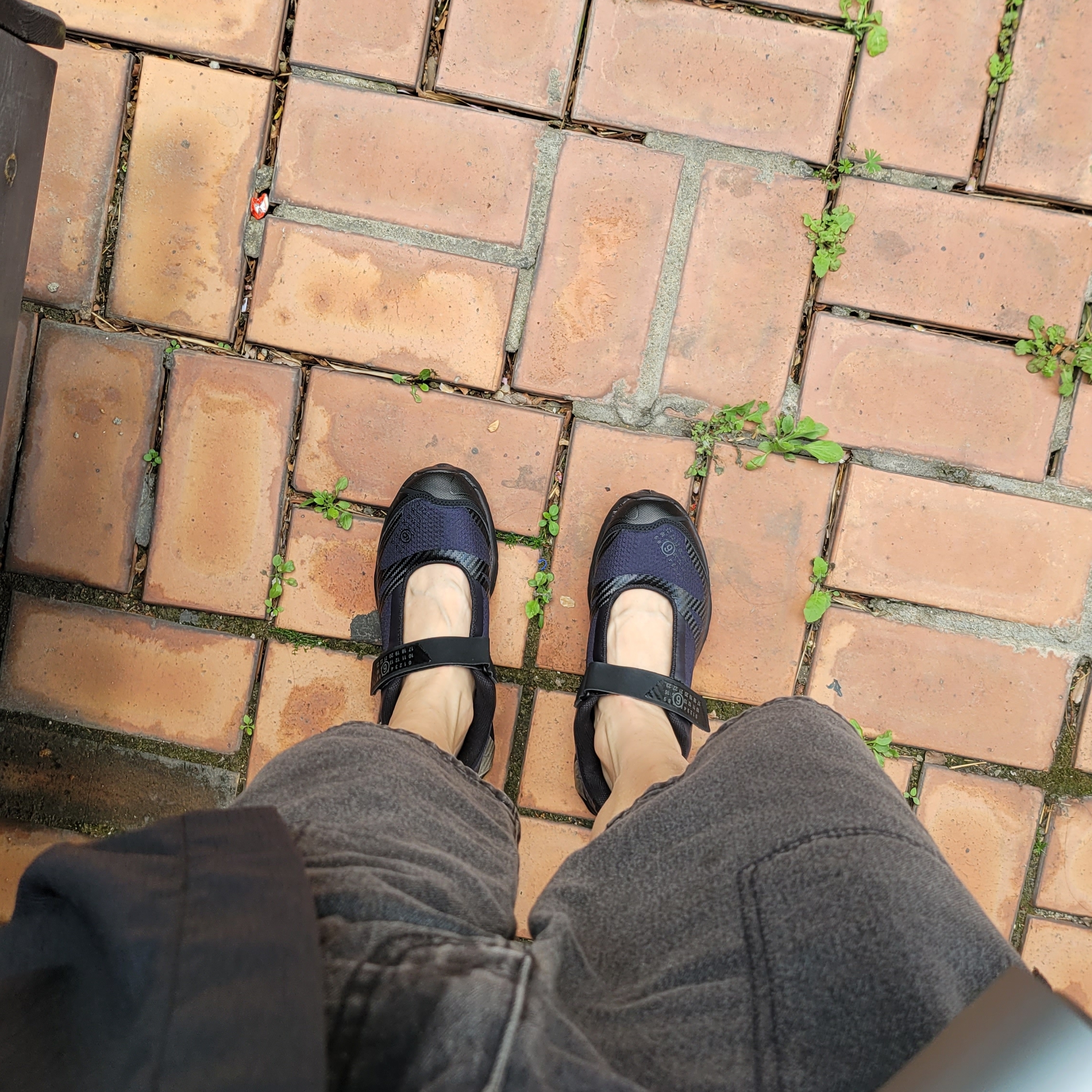 Salomon x MM6 Maison Margiela XT-Marie Jeanne Black Soft Clay 착용 스타일 - 1