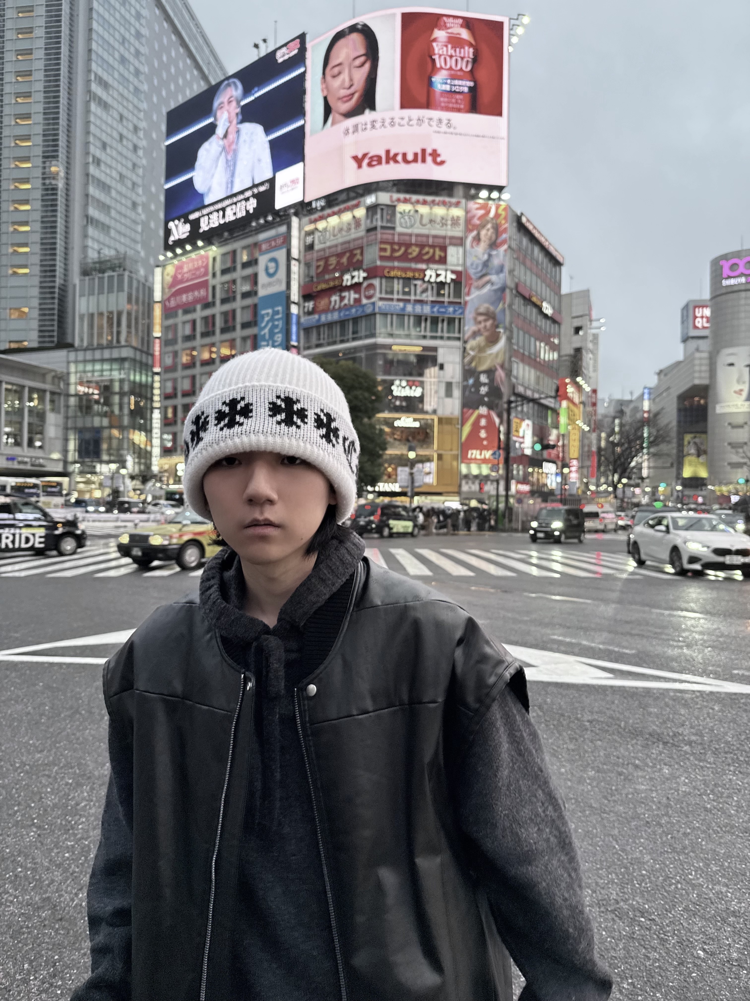 Chrome Hearts Big Daddy Cashmere Beanie White (Star Top Button Ver.) 착용 스타일 - 2