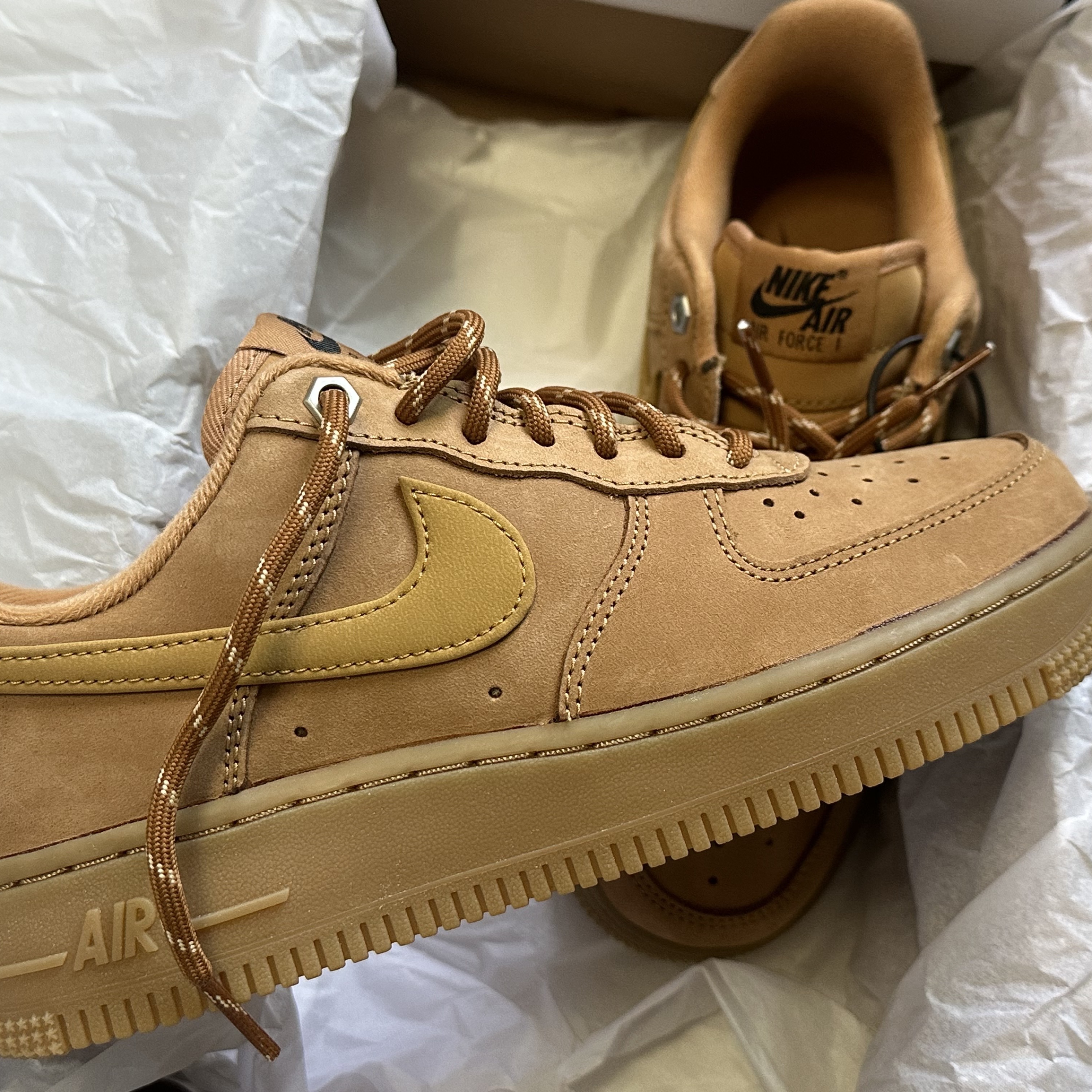 (W) Nike Air Force 1 '07 WB Flax Wheat 착용 스타일 - 2