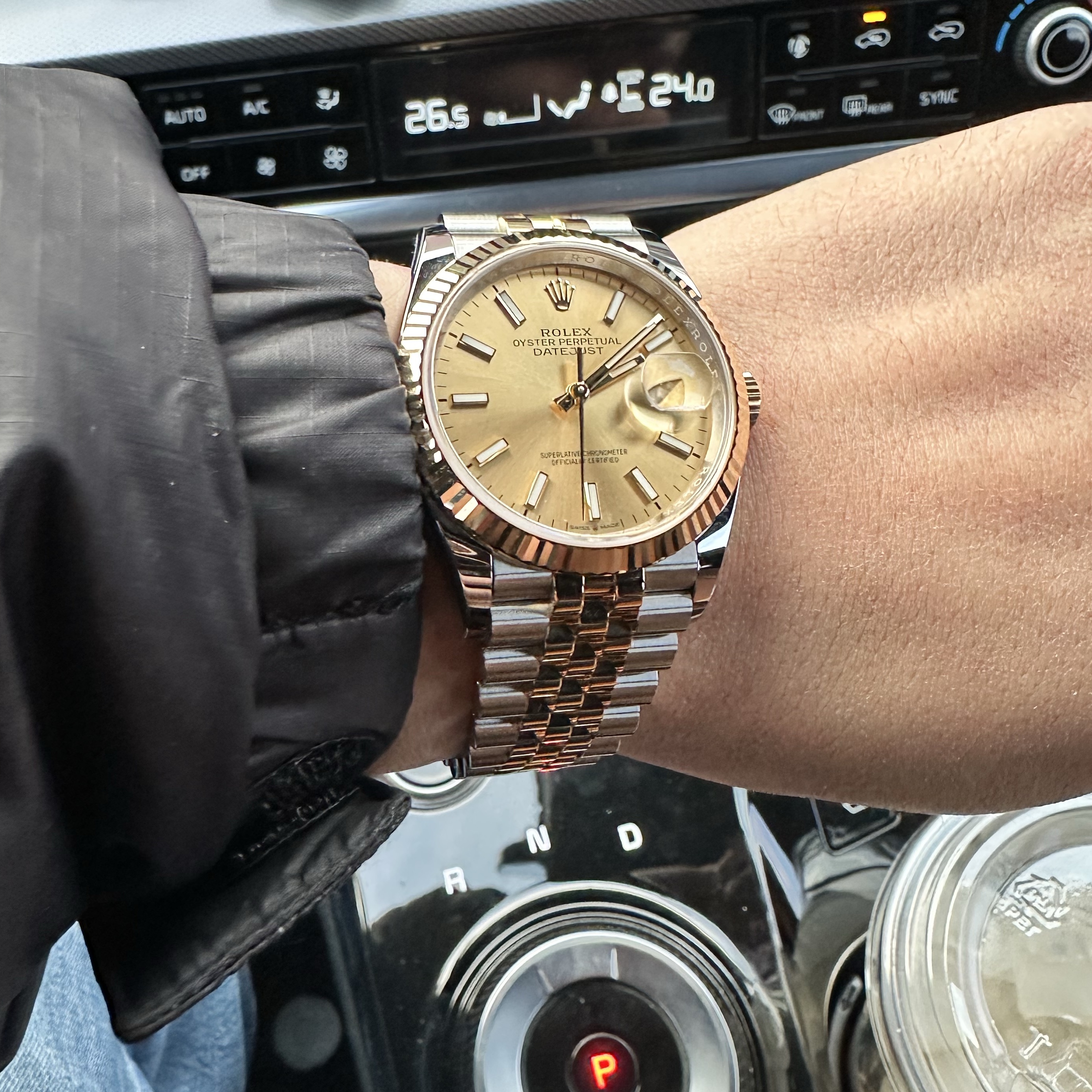 Rolex Datejust 36mm 126233 Champagne Jubilee 착용 스타일