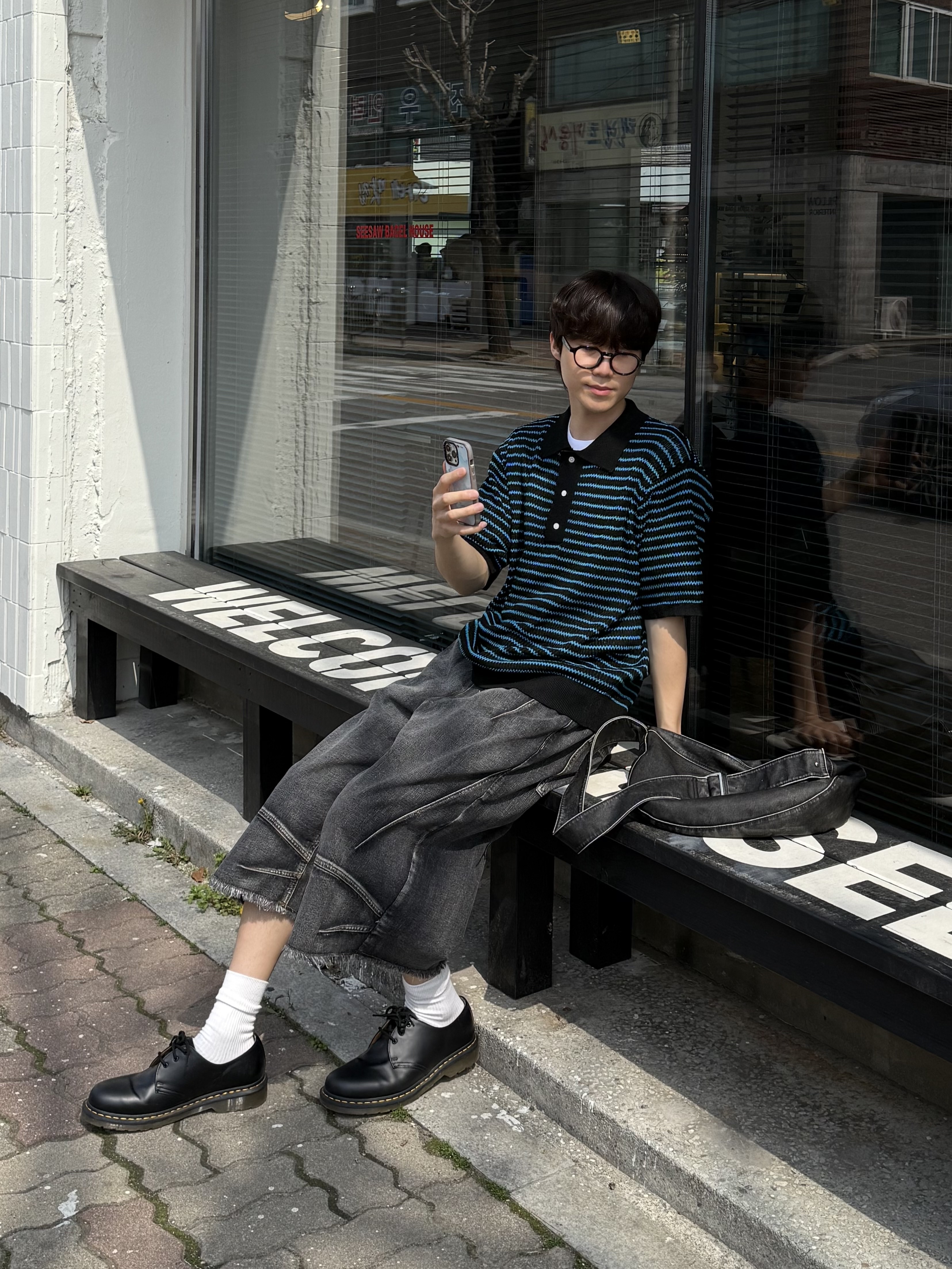 Dr. Martens 1461 Smooth Black 착용 스타일 - 1