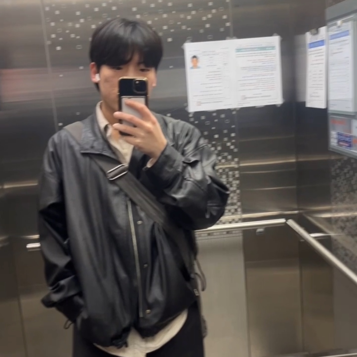 Thisisneverthat Relaxed Jeans Black, AMI de Coeur T-Shirt White 착용 스타일 - 6