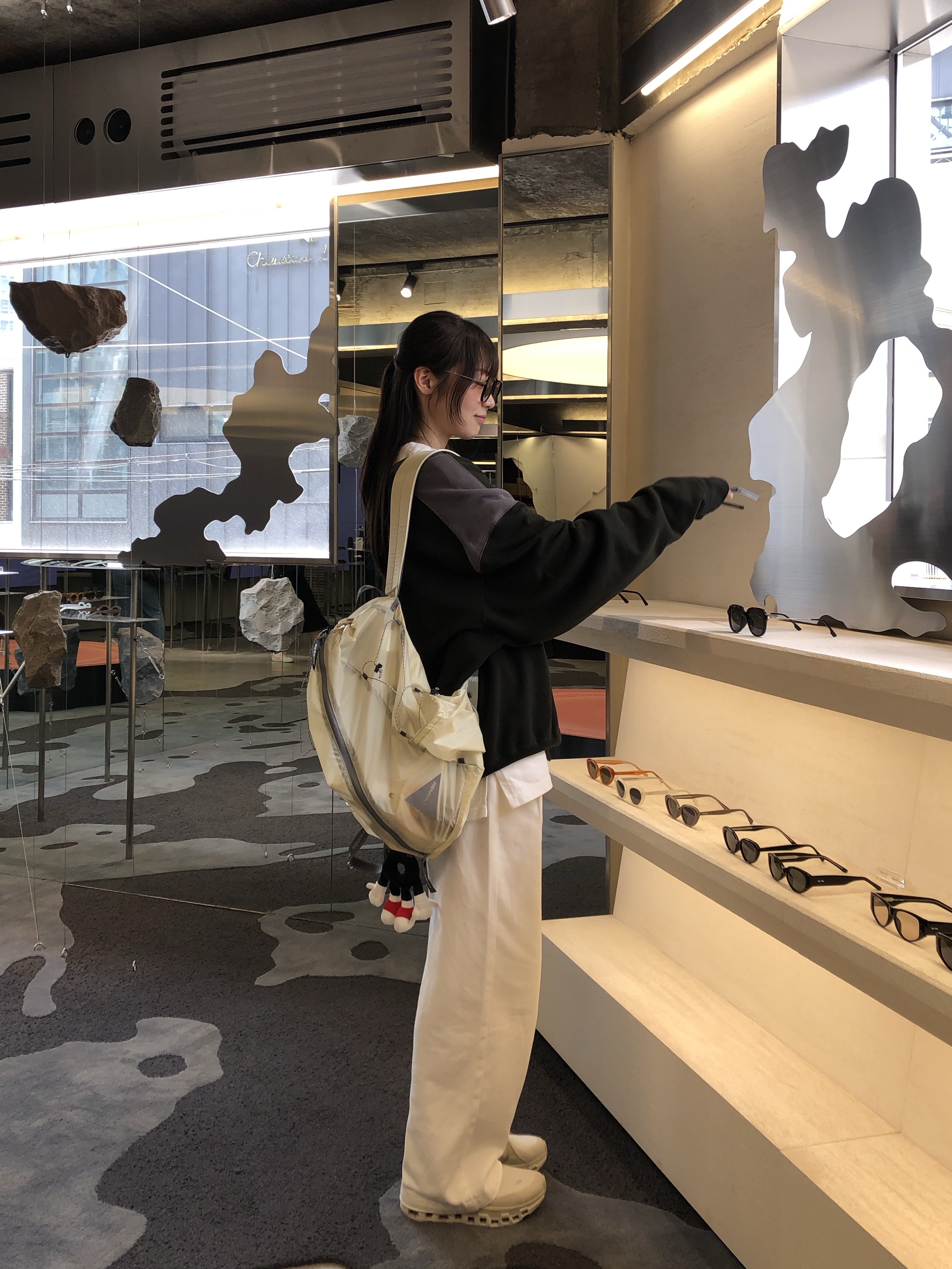 And Wander Sil Daypack Off White, (W) On Running x Post Archive Faction (Paf) Cloudmonster 2 Vapor Frost 착용 스타일