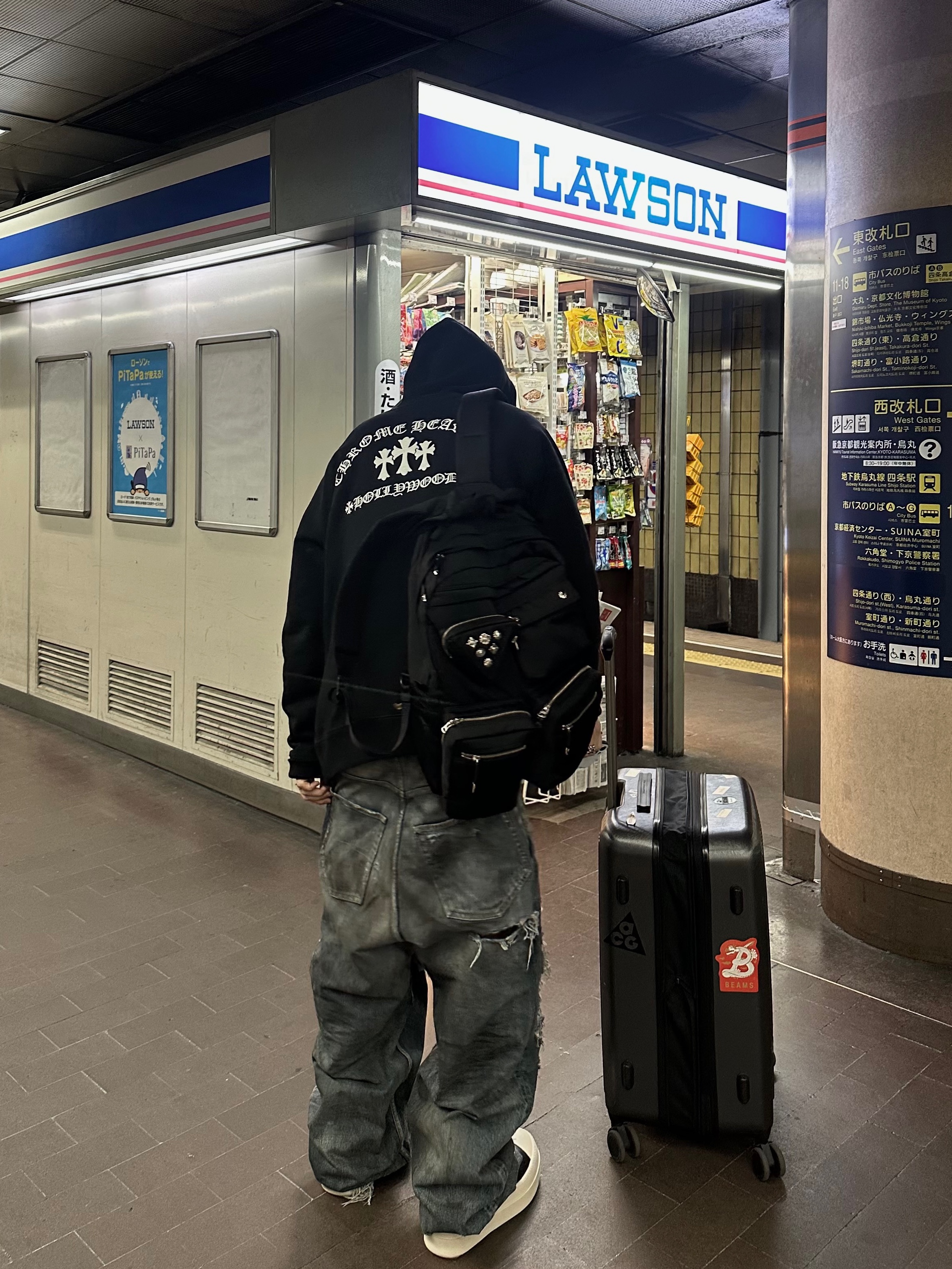 Chrome Hearts Cemetery Hollywood Fleece Zip-Up Hoodie Black, Rick Owens Mega Bumper Sneakers Black Milk 착용 스타일