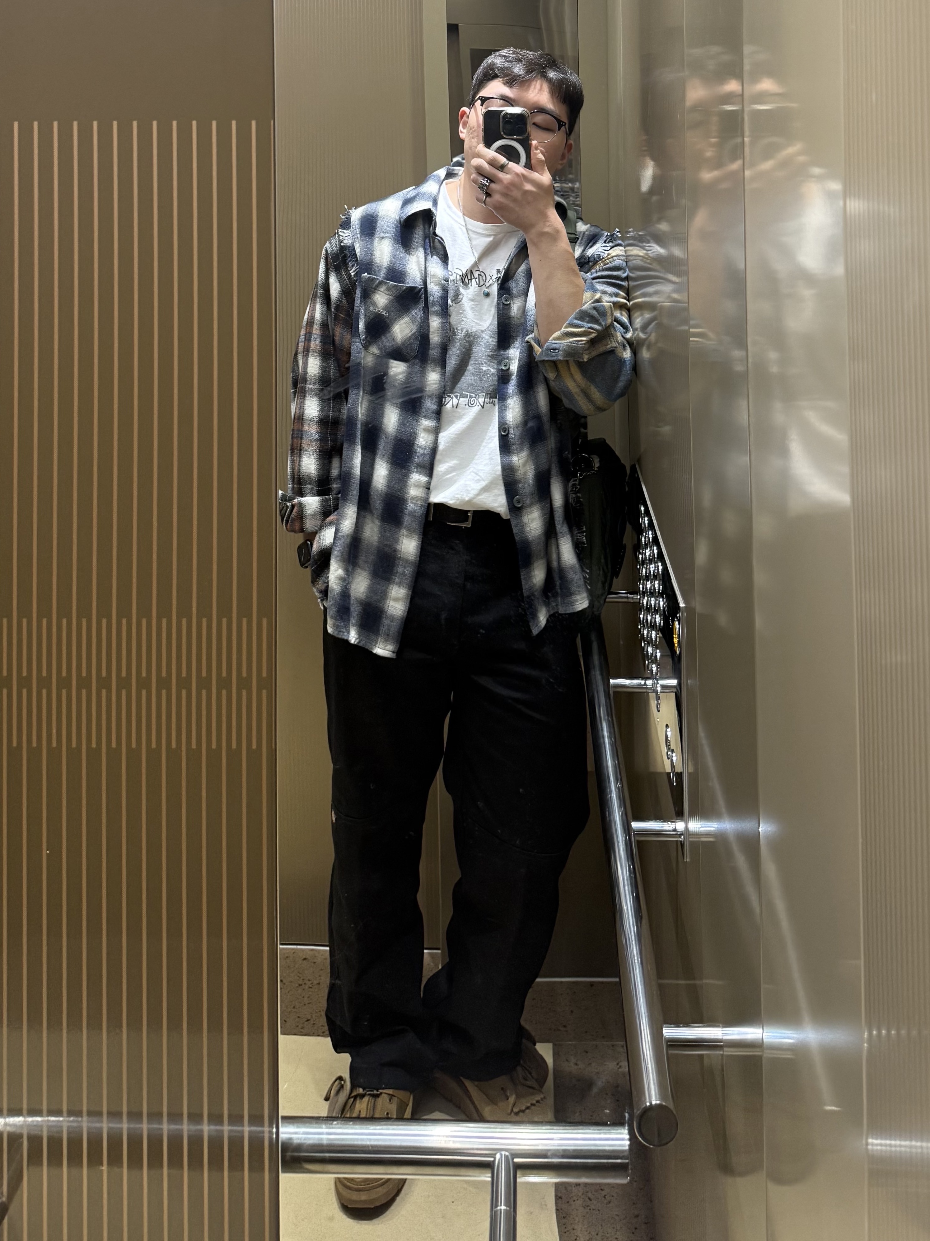 Grip Swany x Danner Bush Boots Coyote Collection, Dickies Loose Fit Double Knee Work Pants Black 착용 스타일