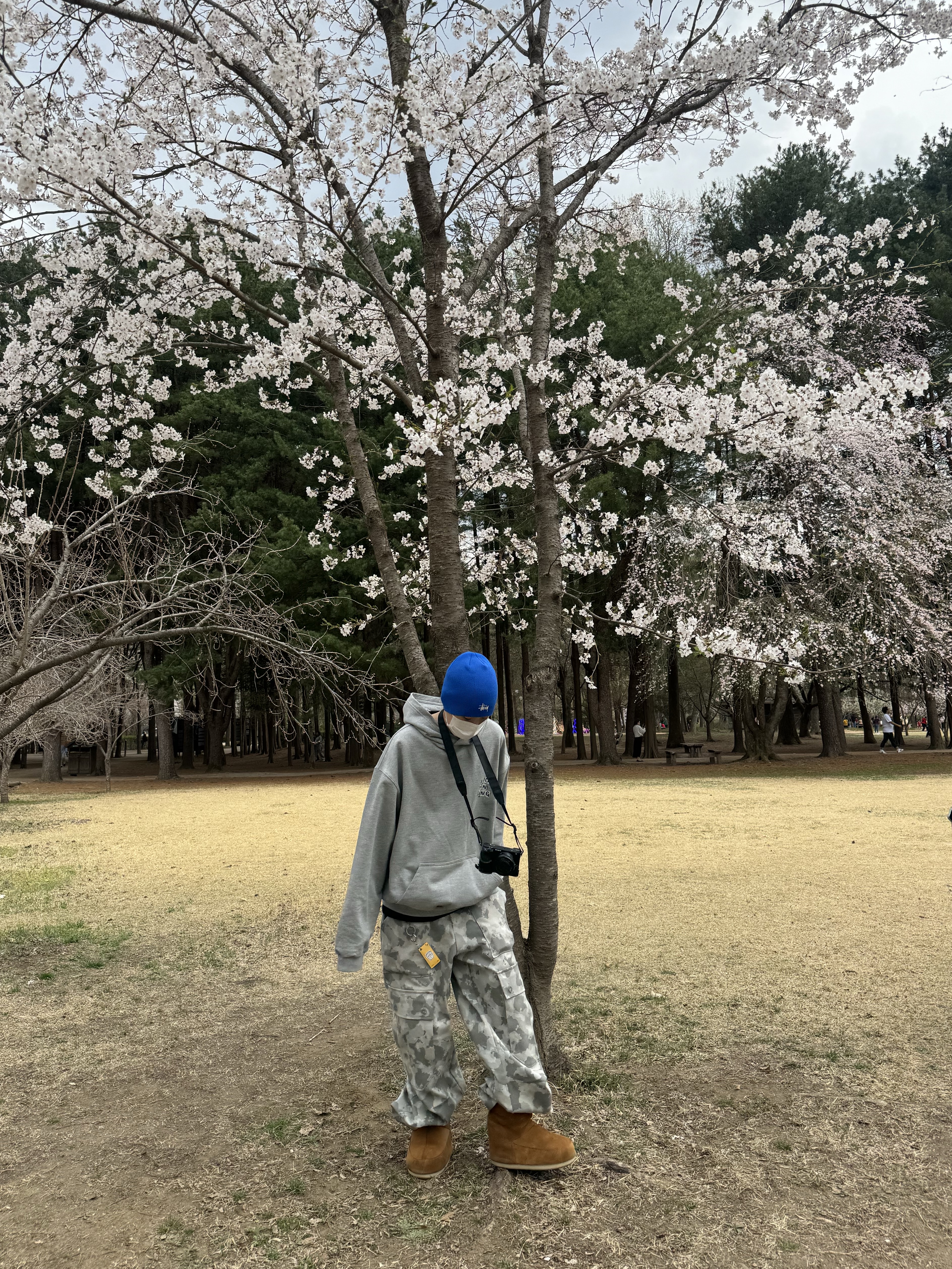 Hono Report Big Pocket Cargo Pants Snow Camo, Stussy Basic Skullcap Beanie Cobalt 착용 스타일 - 1