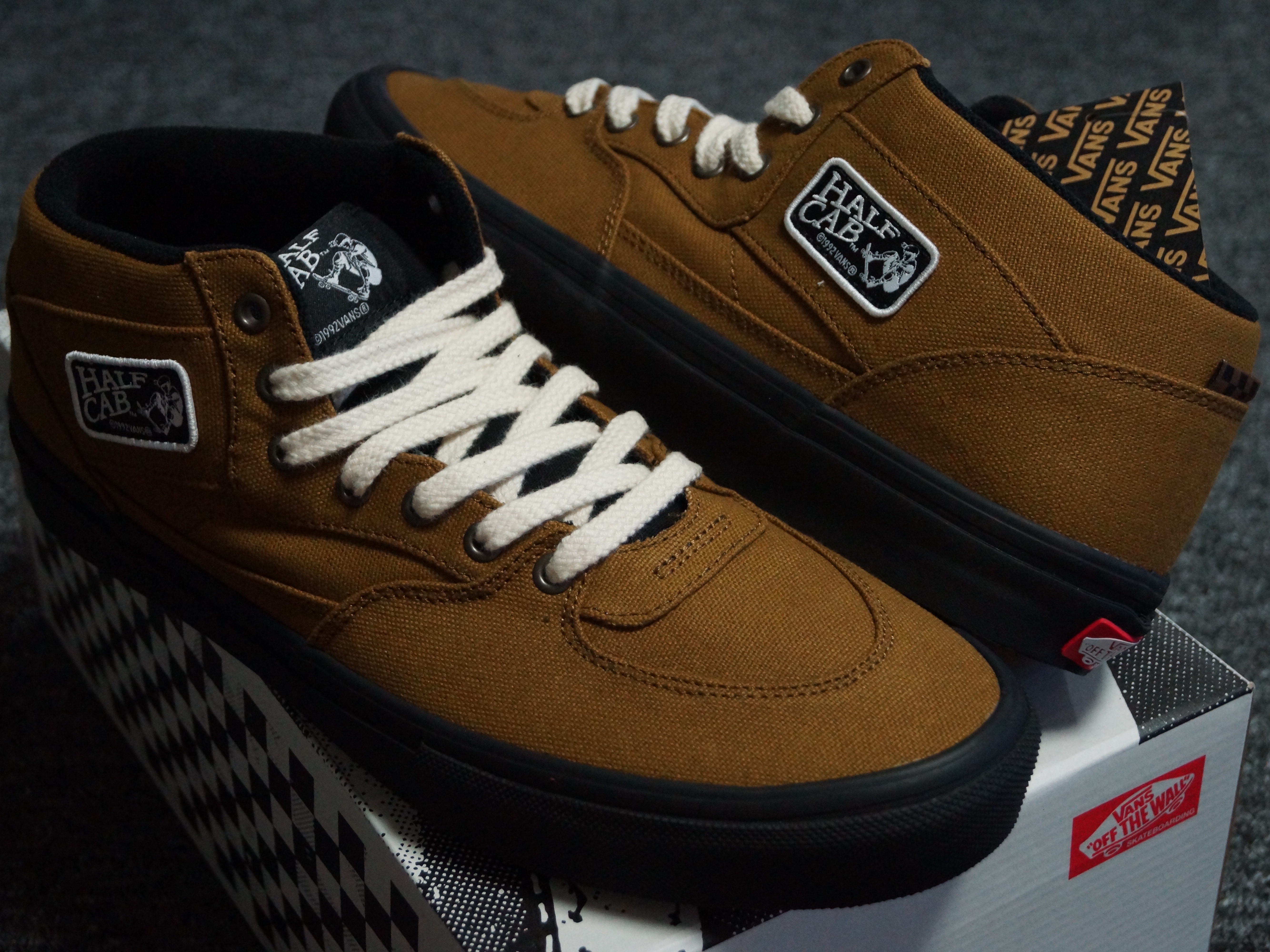 Vans Duck Canvas Skate Half Cab Brown 착용 스타일