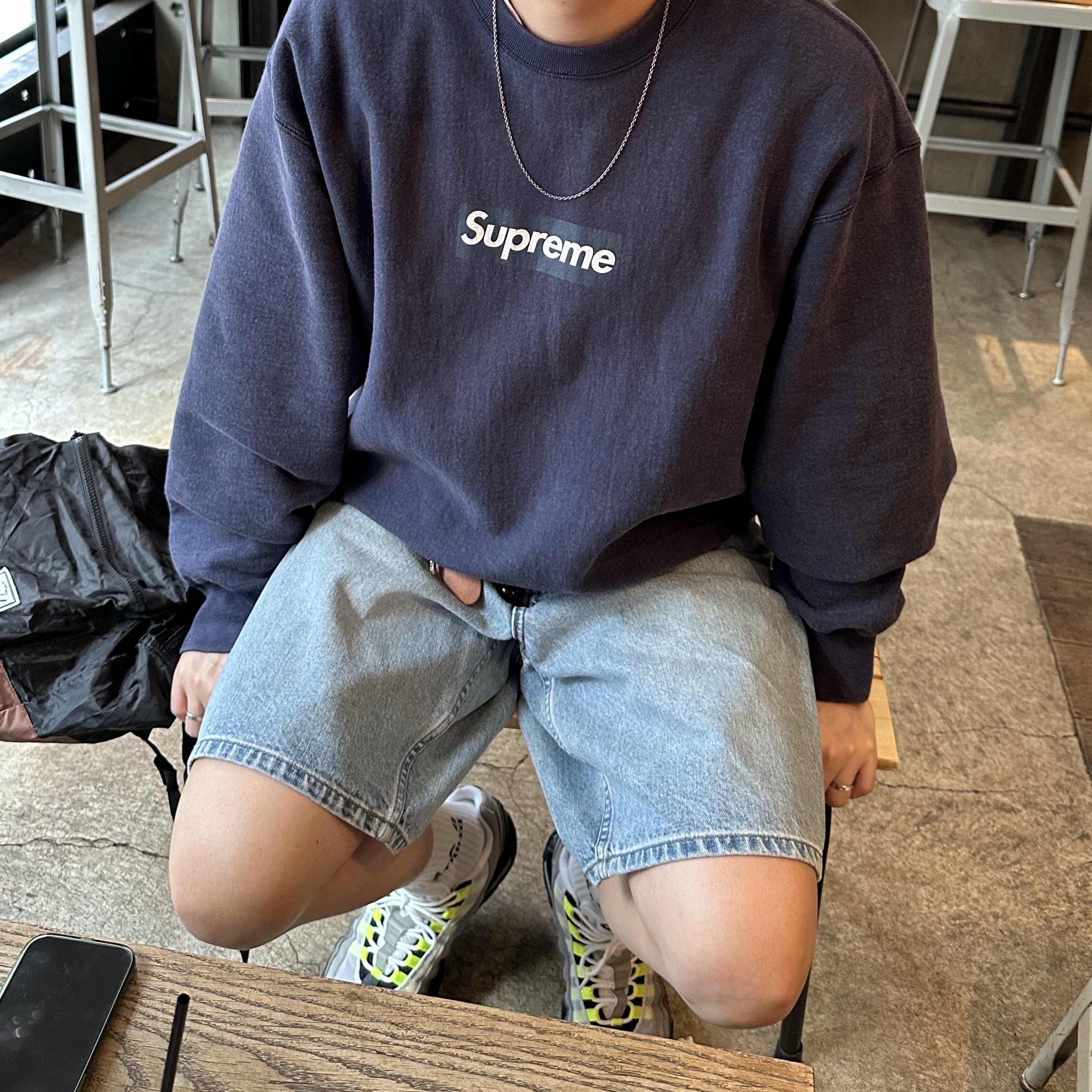Nike Air Max 95 OG Neon, Supreme Washed Box Logo Crewneck Navy - 25SS 착용 스타일 - 3