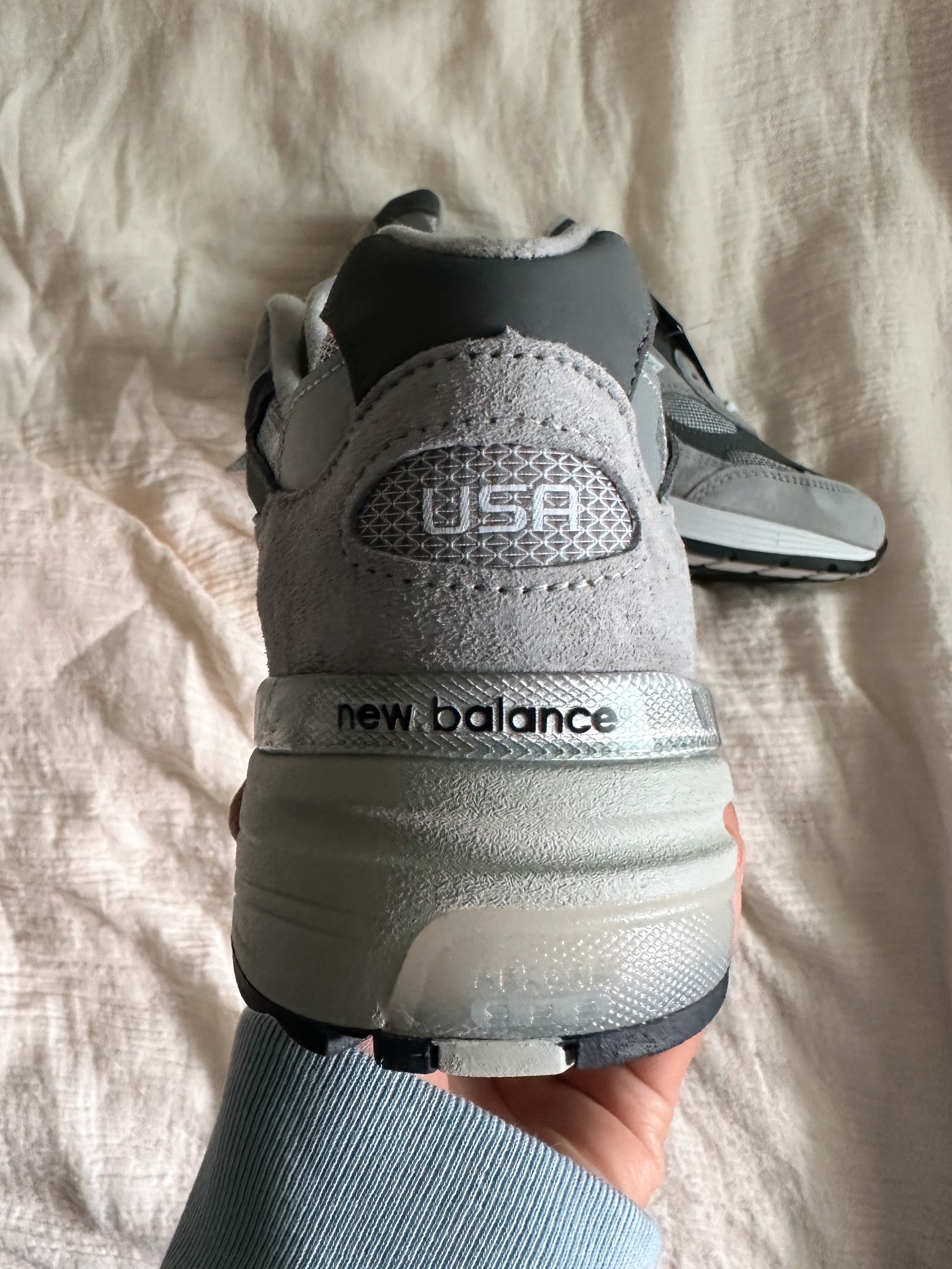 New Balance 992 Made in USA Core Grey Silver Metallic 착용 스타일 - 5
