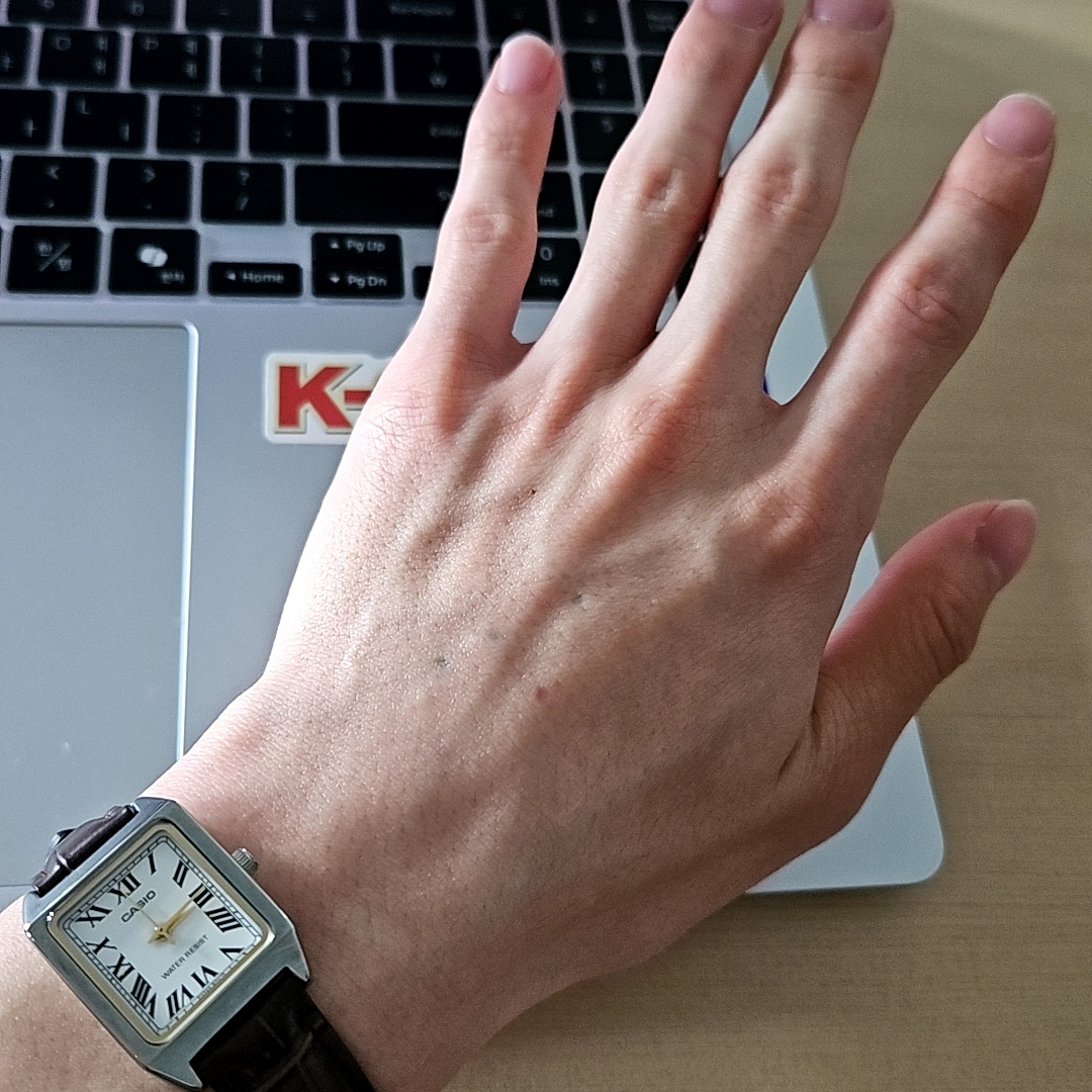 Casio LTP-V007L-7B2 착용 스타일