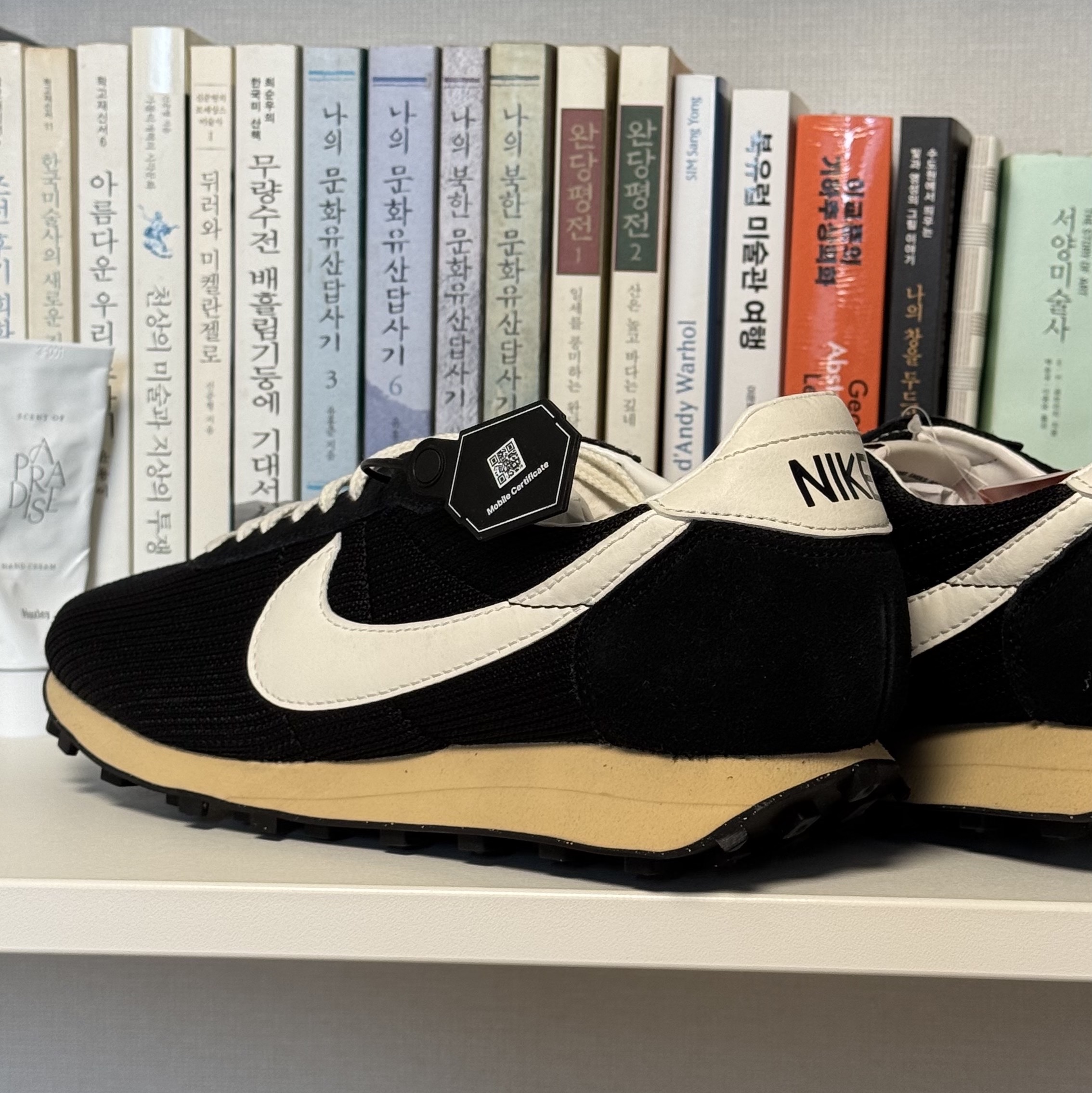 Nike LD-1000 SP Black and Sail 착용 스타일