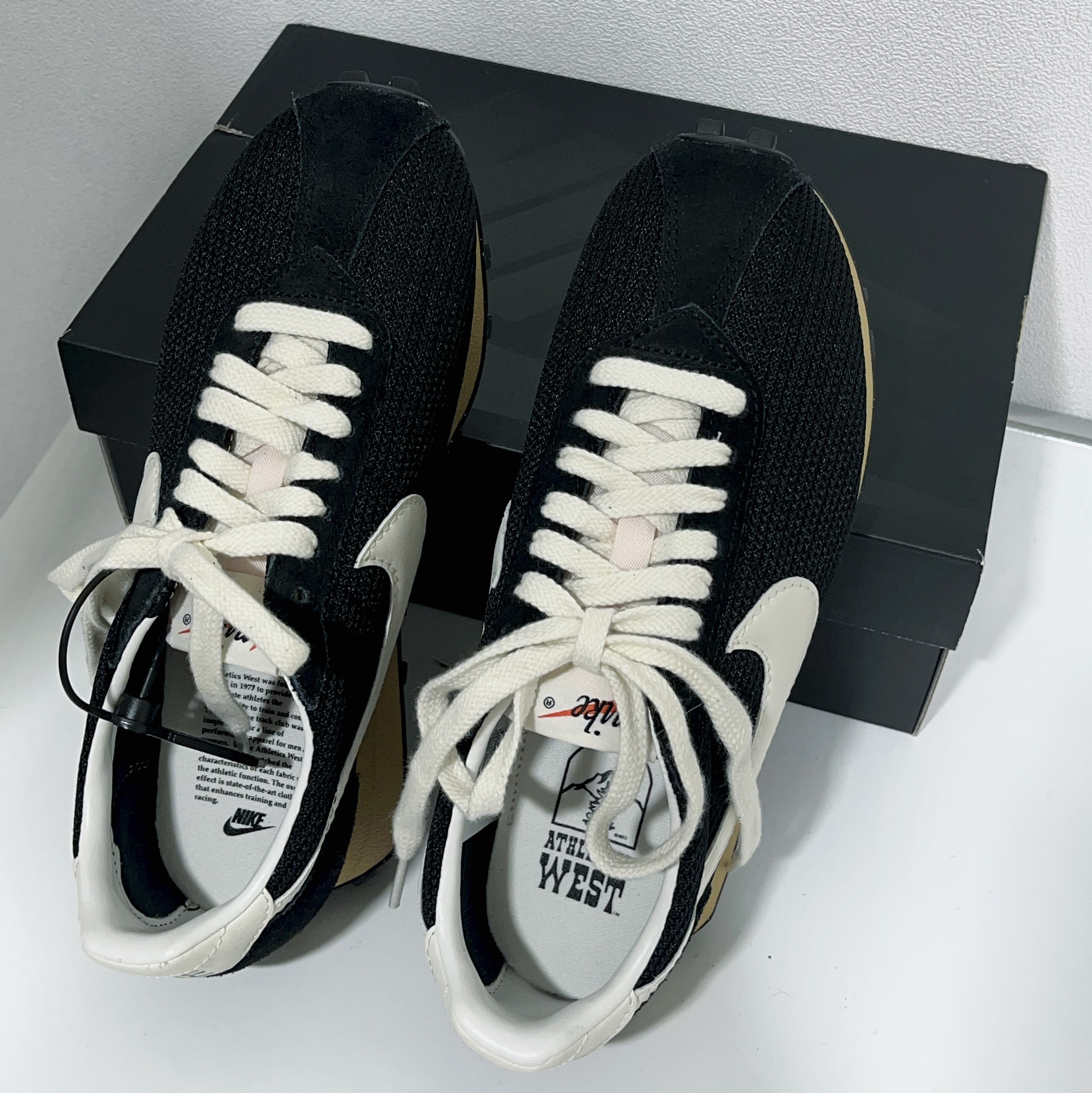 Nike LD-1000 SP Black and Sail 착용 스타일 - 1