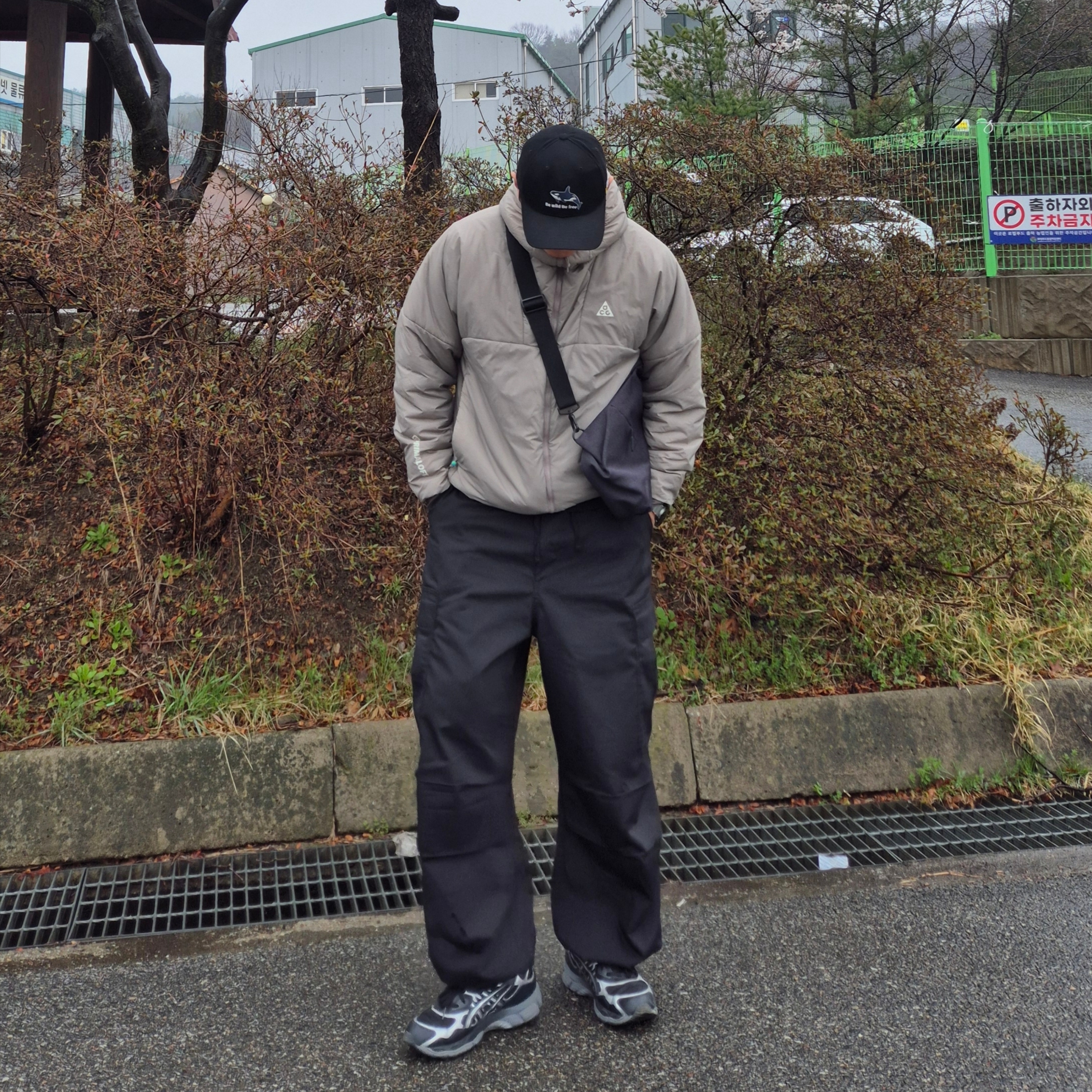 Nike ACG Therma-Fit ADV Rope De Dope Jacket Moon Fossil - Asia, Asics Gel-NYC Graphite Grey Black 착용 스타일