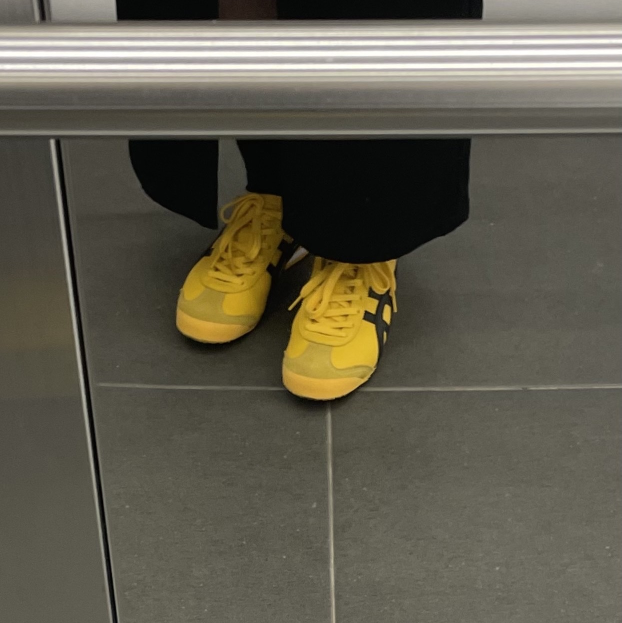 Onitsuka Tiger Mexico 66 Yellow Black 착용 스타일