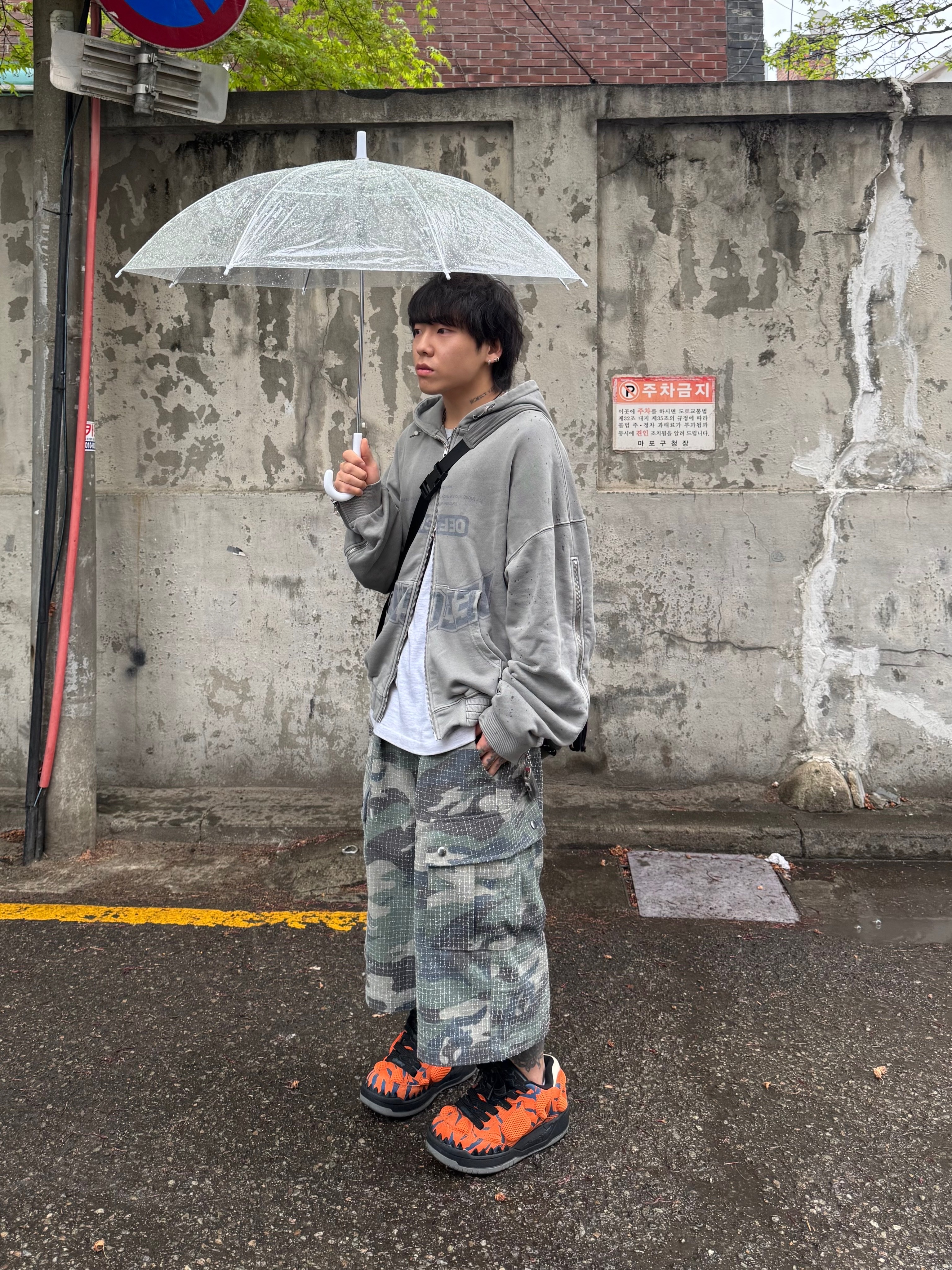 DEFGARMENTS Dirty Washed Hood Zipup Brown 착용 스타일 - 7