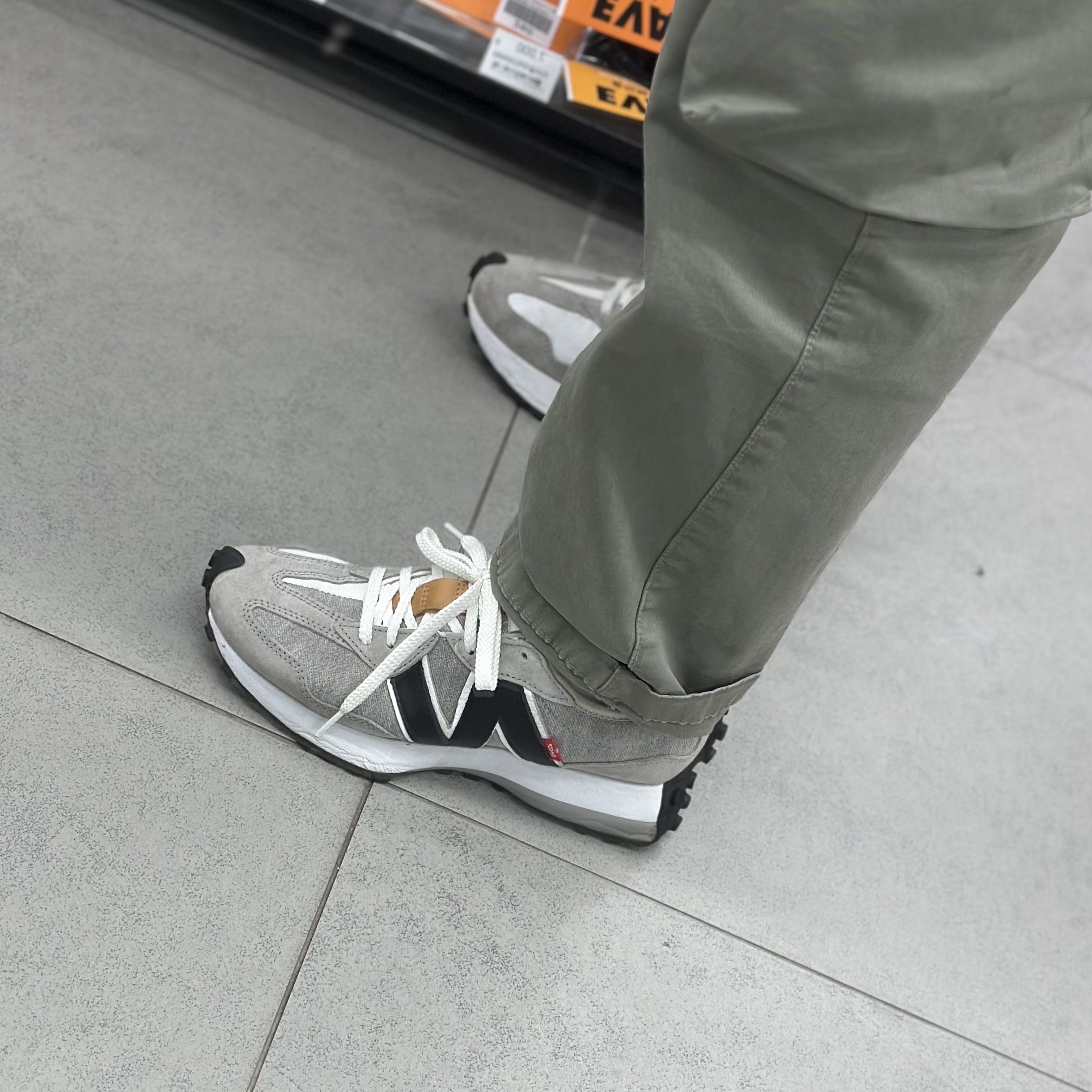 New Balance x Levi's 327 Grey (Levi's Tag) 착용 스타일