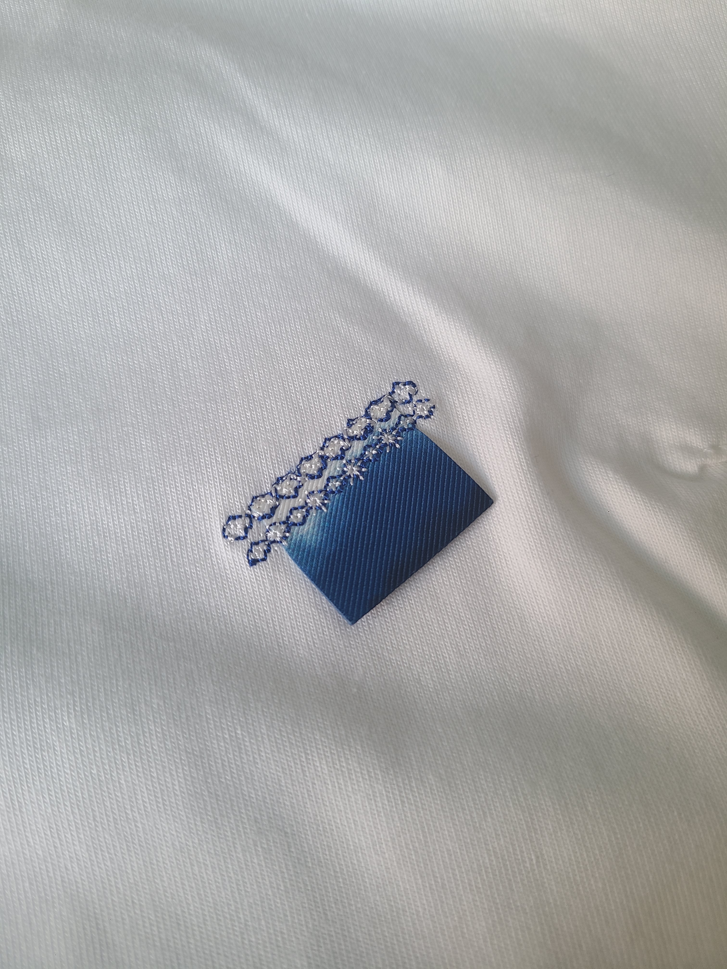 Ader Error Blue Bird T-Shirt Off White, Needles H.D. Track Pants Poly Smooth Royal 착용 스타일 - 2