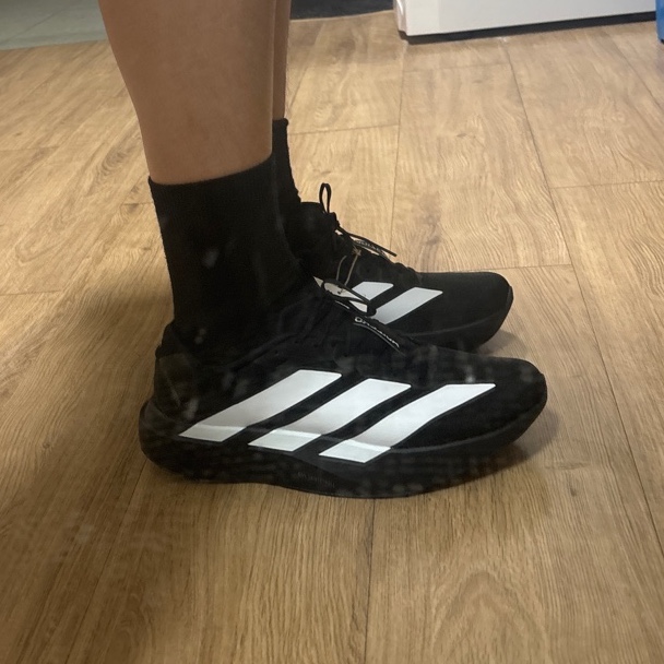 Adidas Adizero EVO SL Core Black Cloud White 착용 스타일