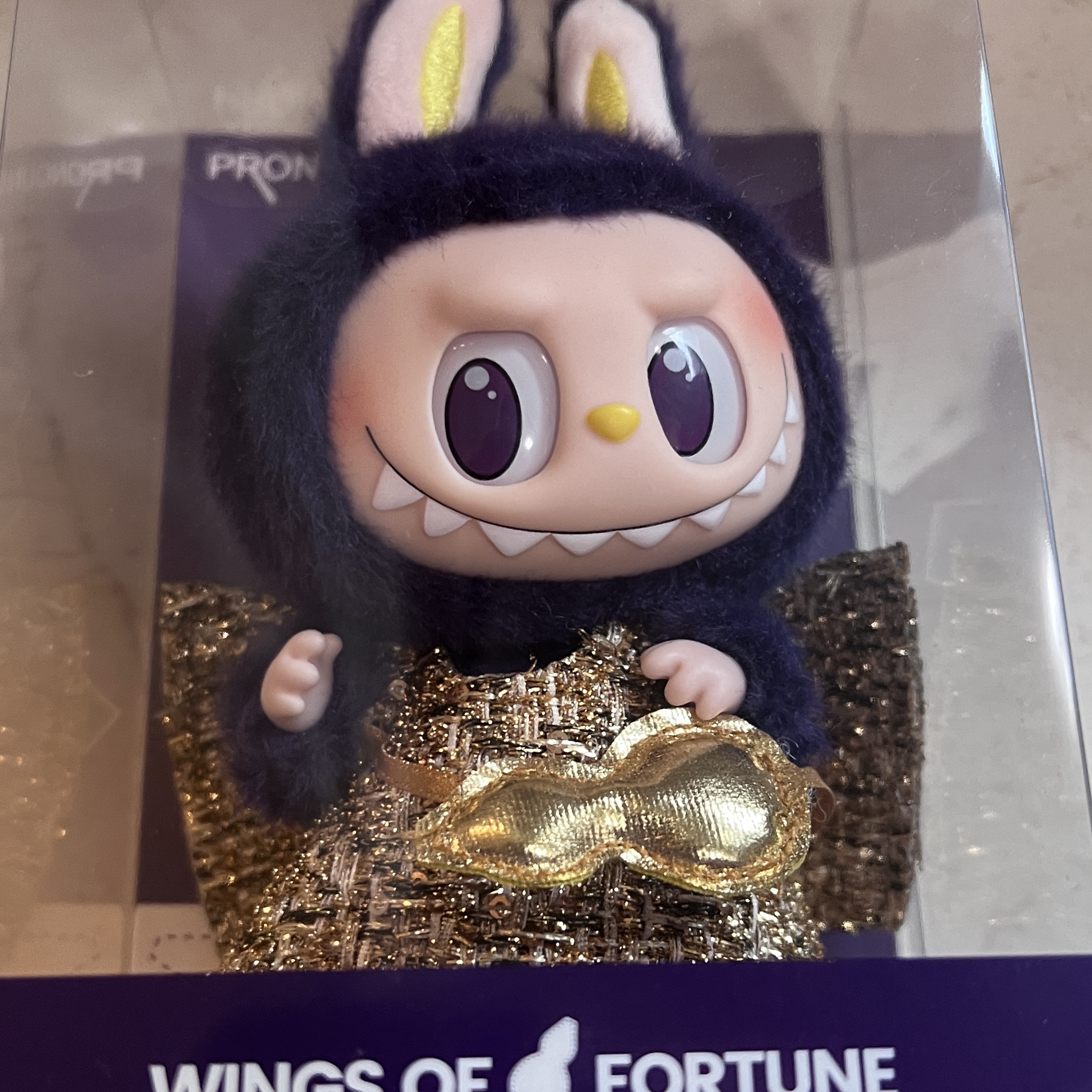 Pop Mart Labubu x Pronounce Lucky Fairy Toy Keyring 착용 스타일