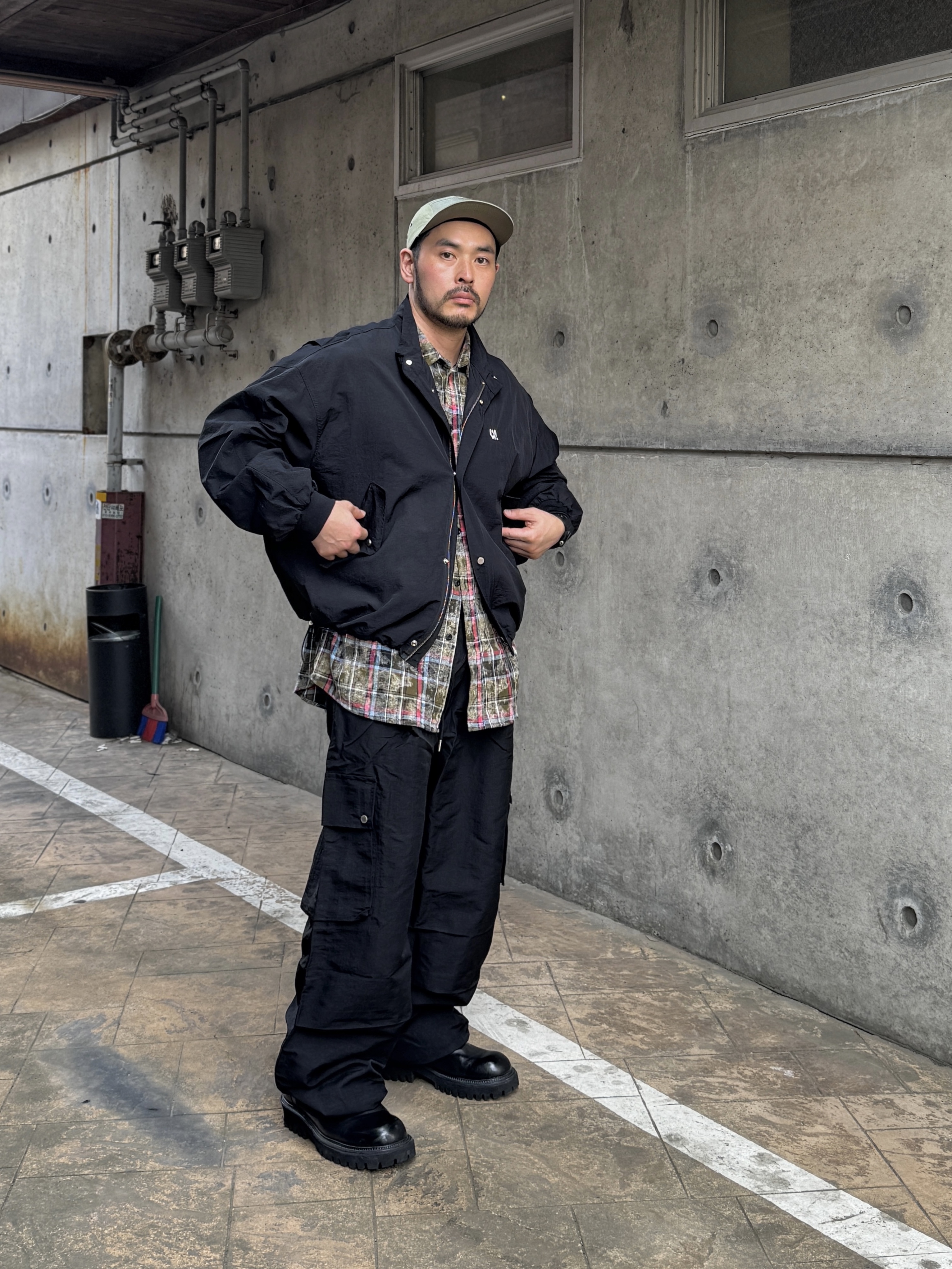 Yase Mud Horsehide Derby Black 착용 스타일 - 3