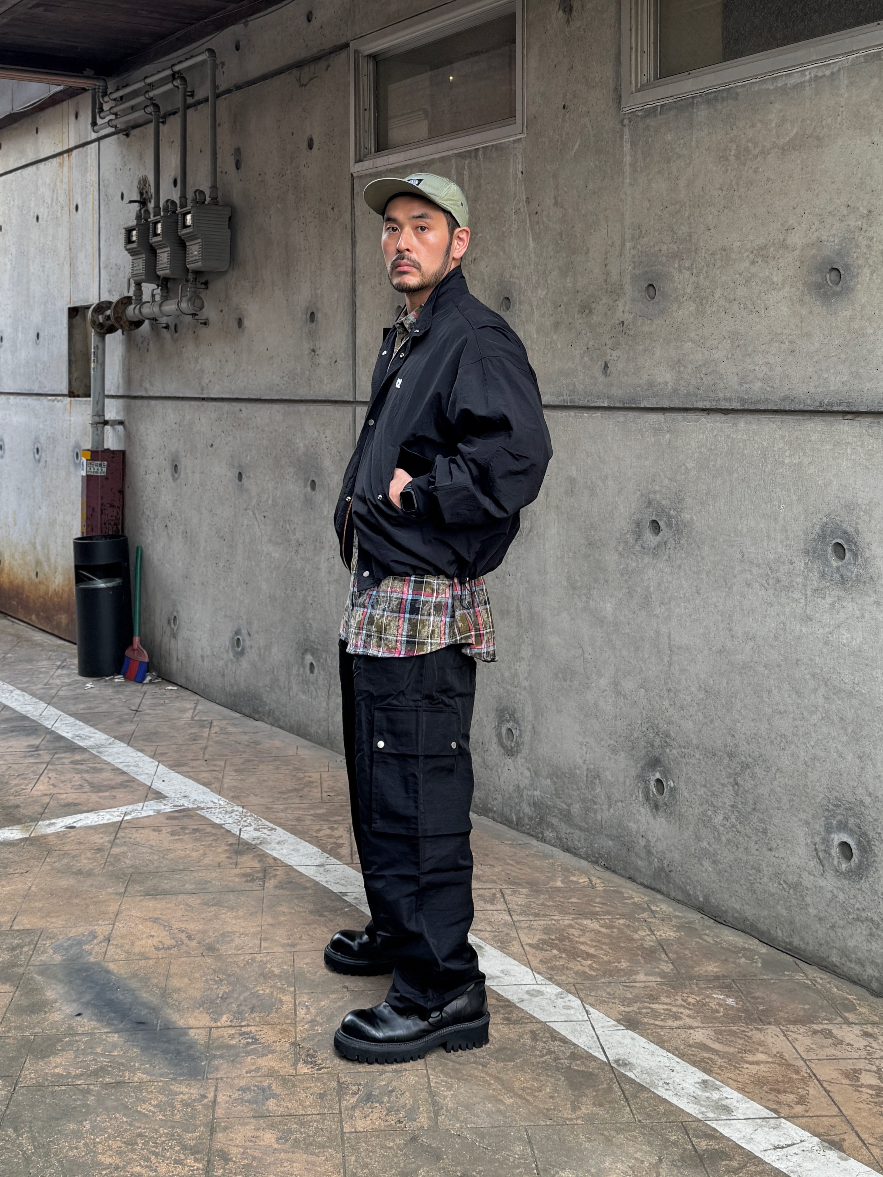 Yase Mud Horsehide Derby Black 착용 스타일 - 6