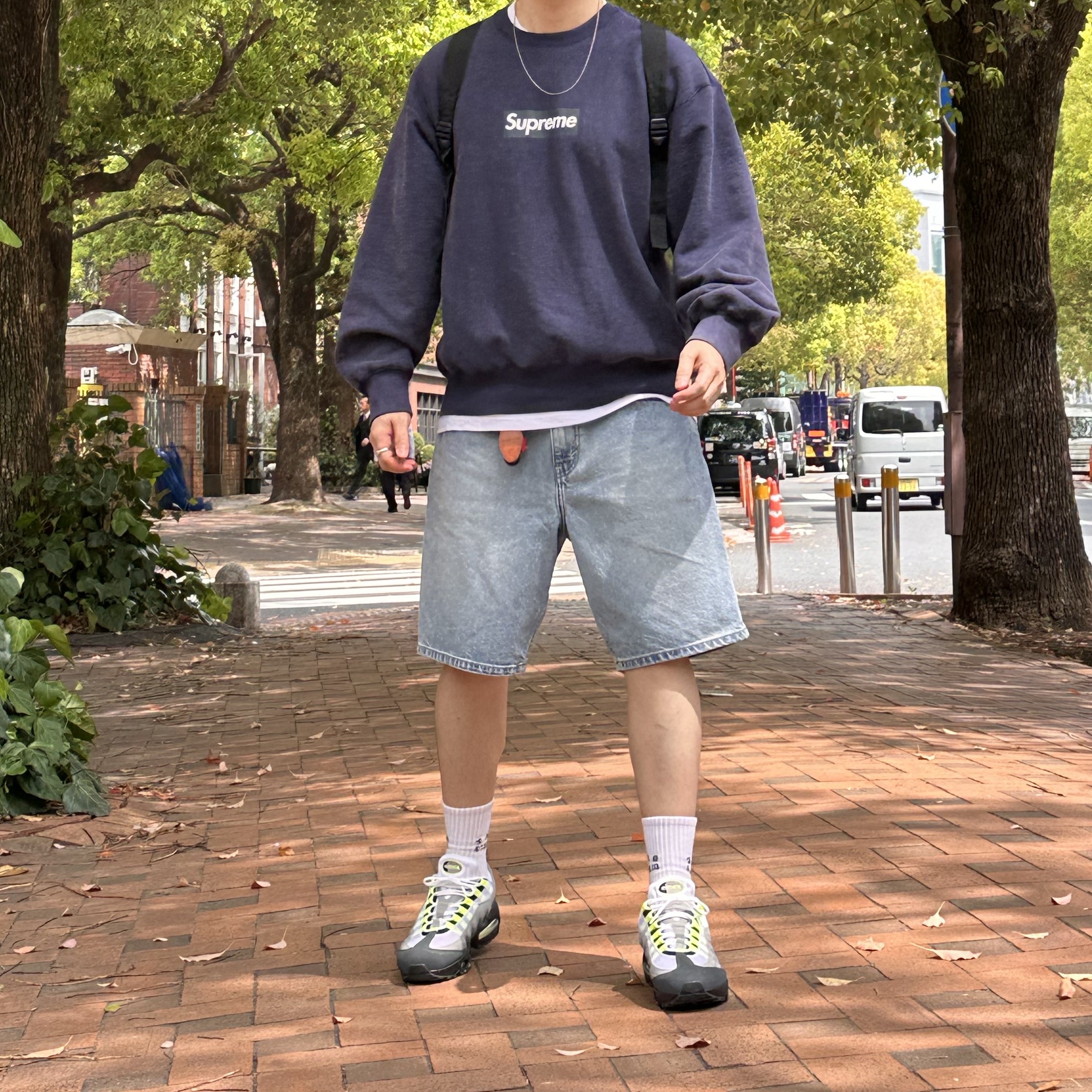 Nike Air Max 95 OG Neon, Supreme Washed Box Logo Crewneck Navy - 25SS 착용 스타일 - 1