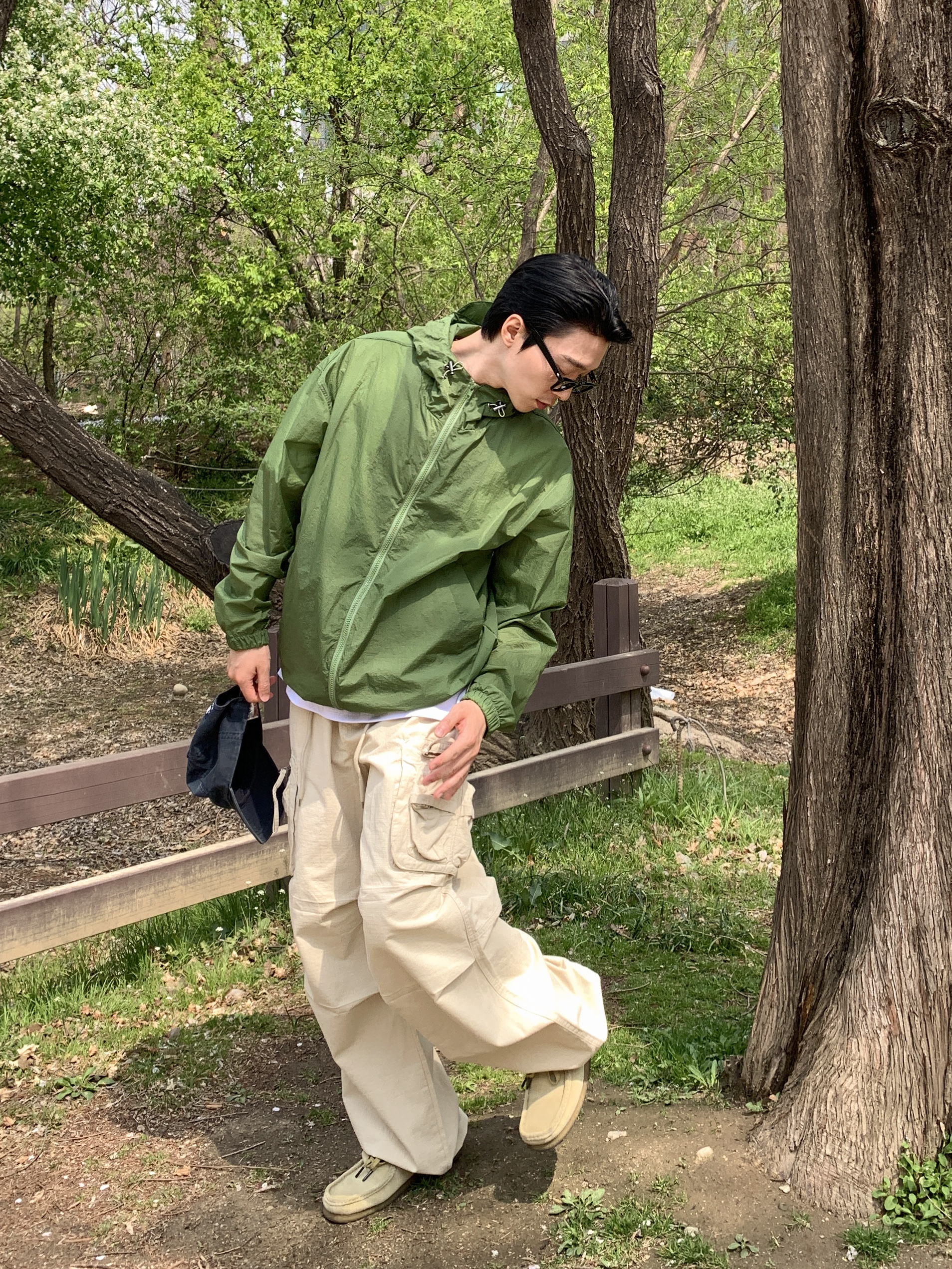 Clarks Wallabee Maple Suede 착용 스타일 - 1