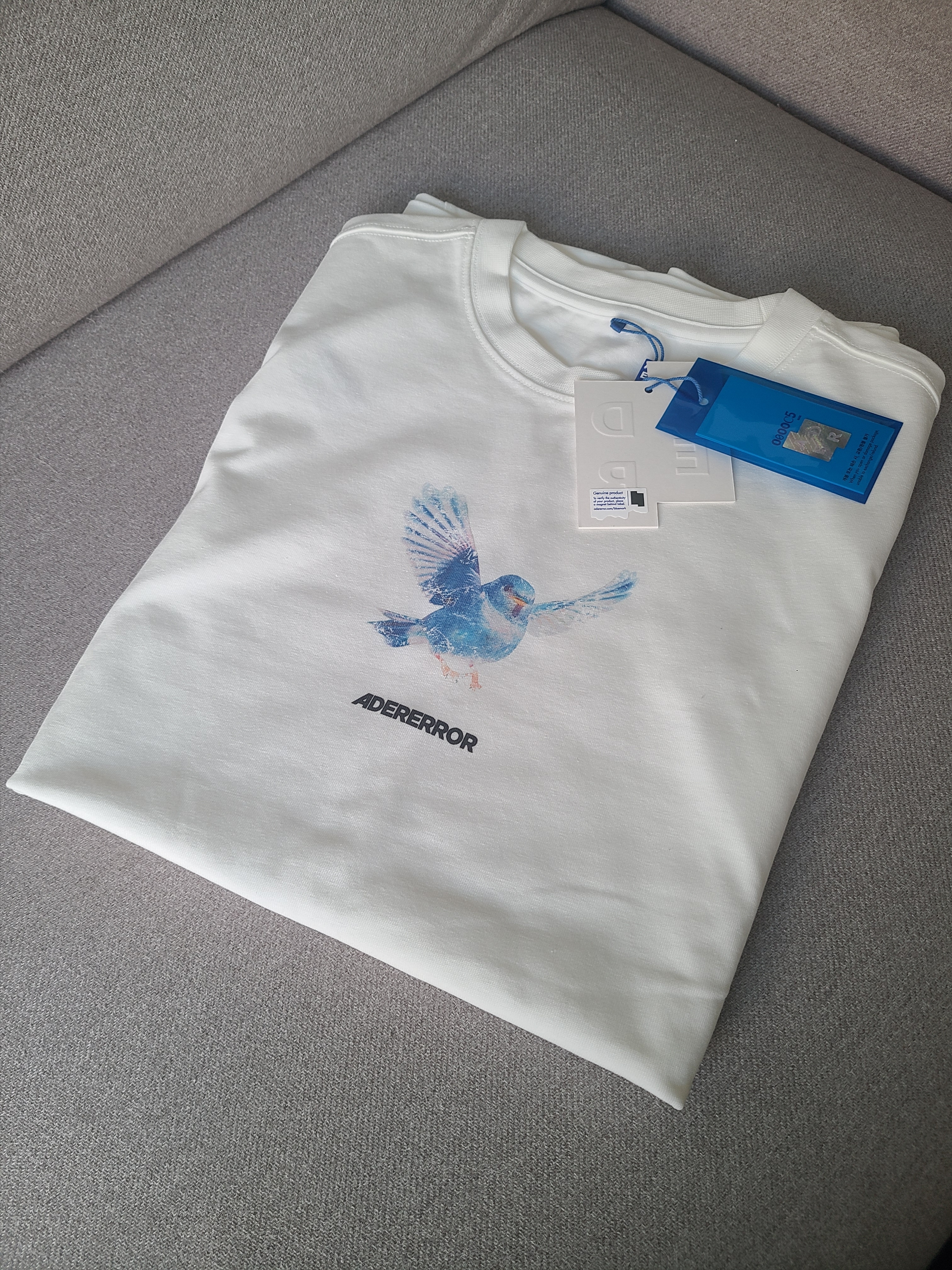 Ader Error Blue Bird T-Shirt Off White, Needles H.D. Track Pants Poly Smooth Royal 착용 스타일 - 1