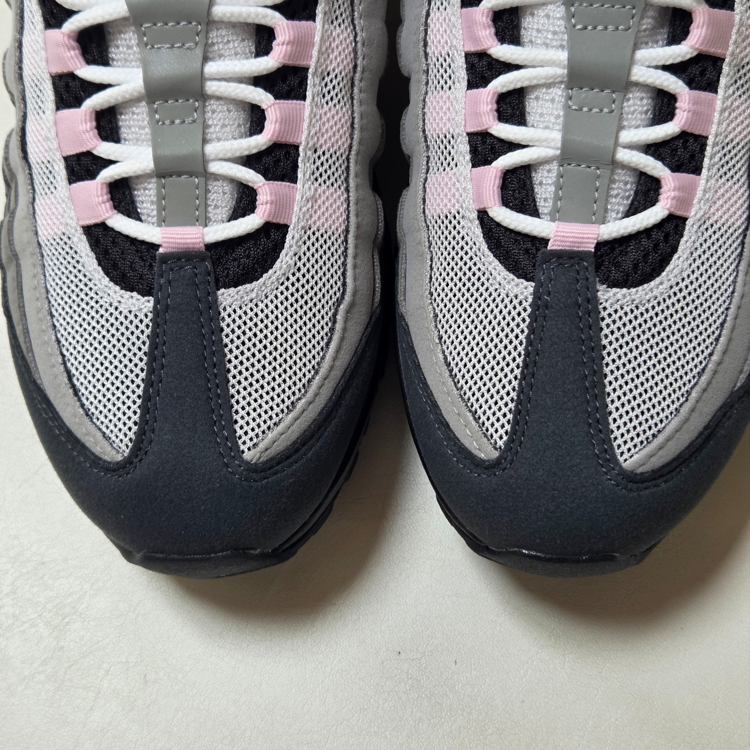 (W) Nike Air Max 95 Pink Foam 착용 스타일 - 2