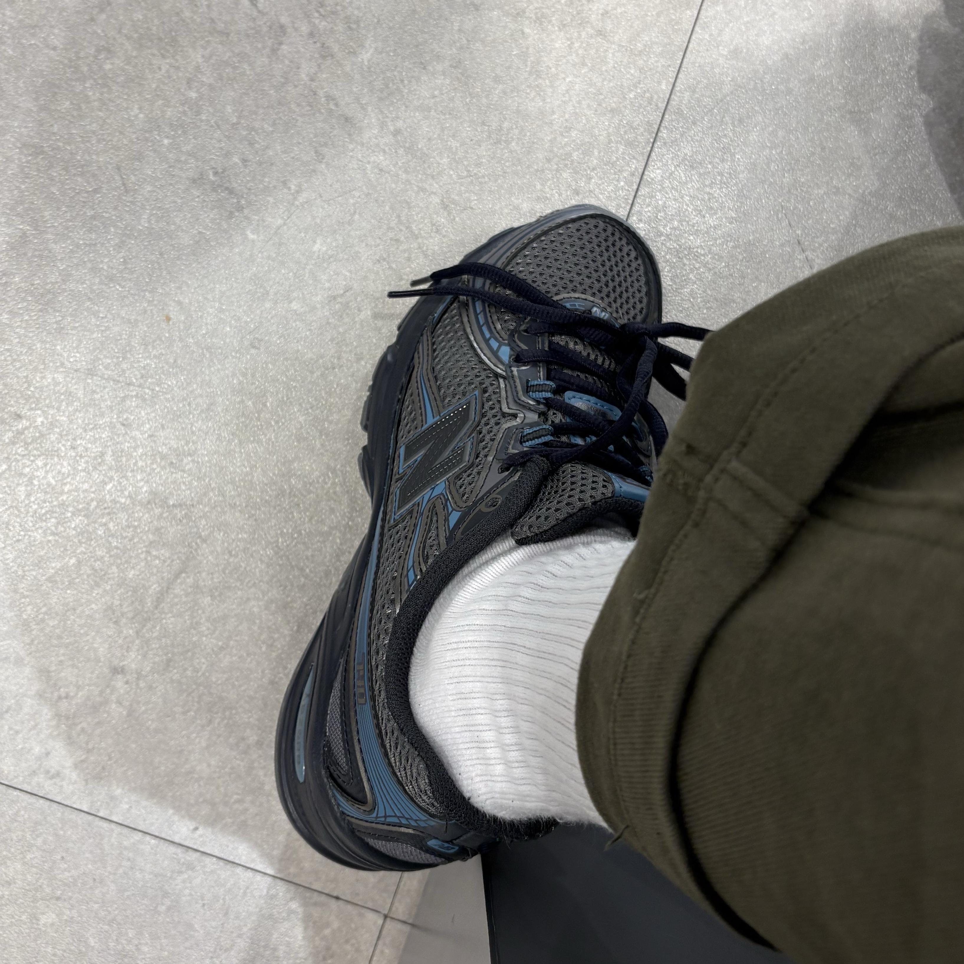 New Balance 740v2 Castlerock Terrarium 착용 스타일