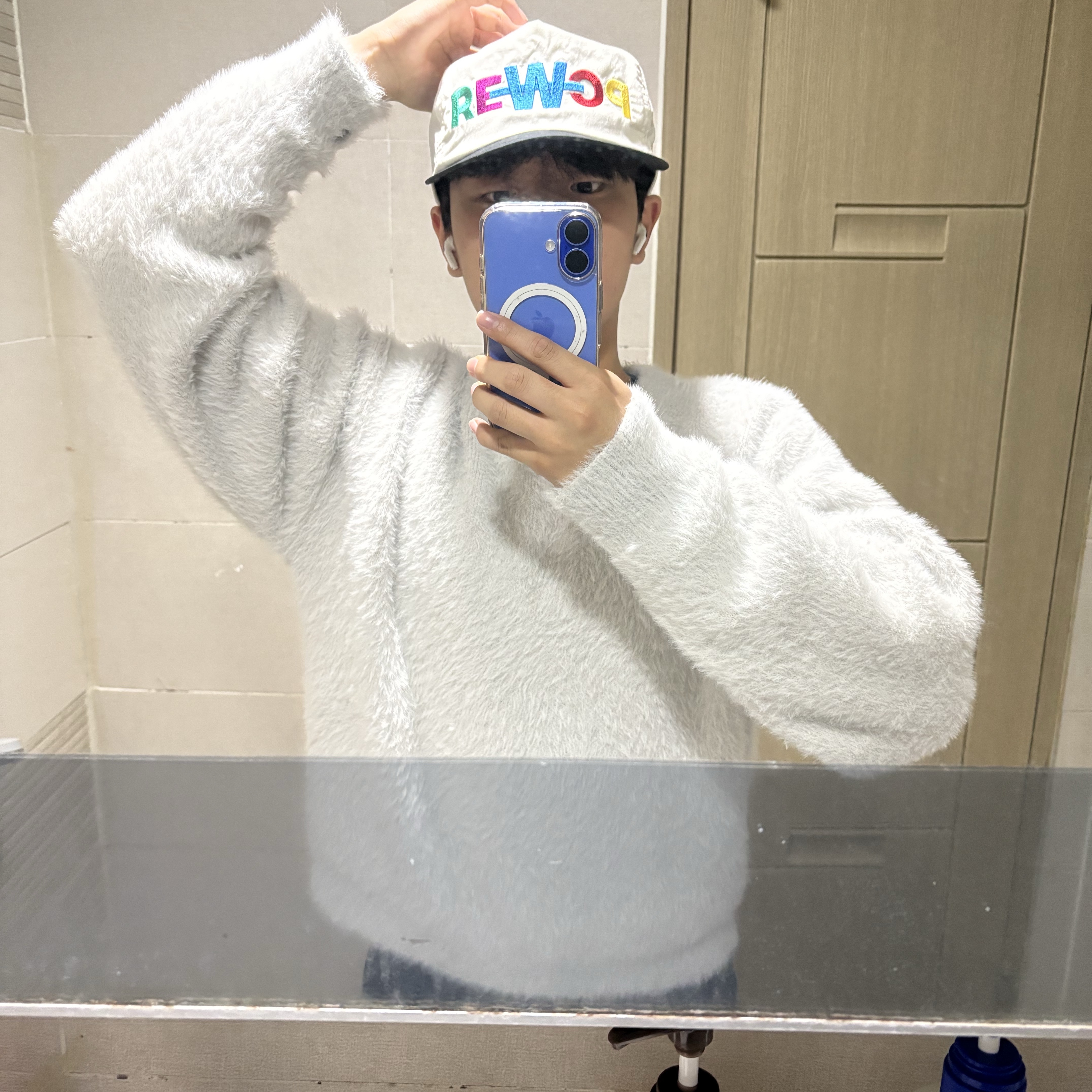 G-DRAGON Power Ball Cap White 착용 스타일