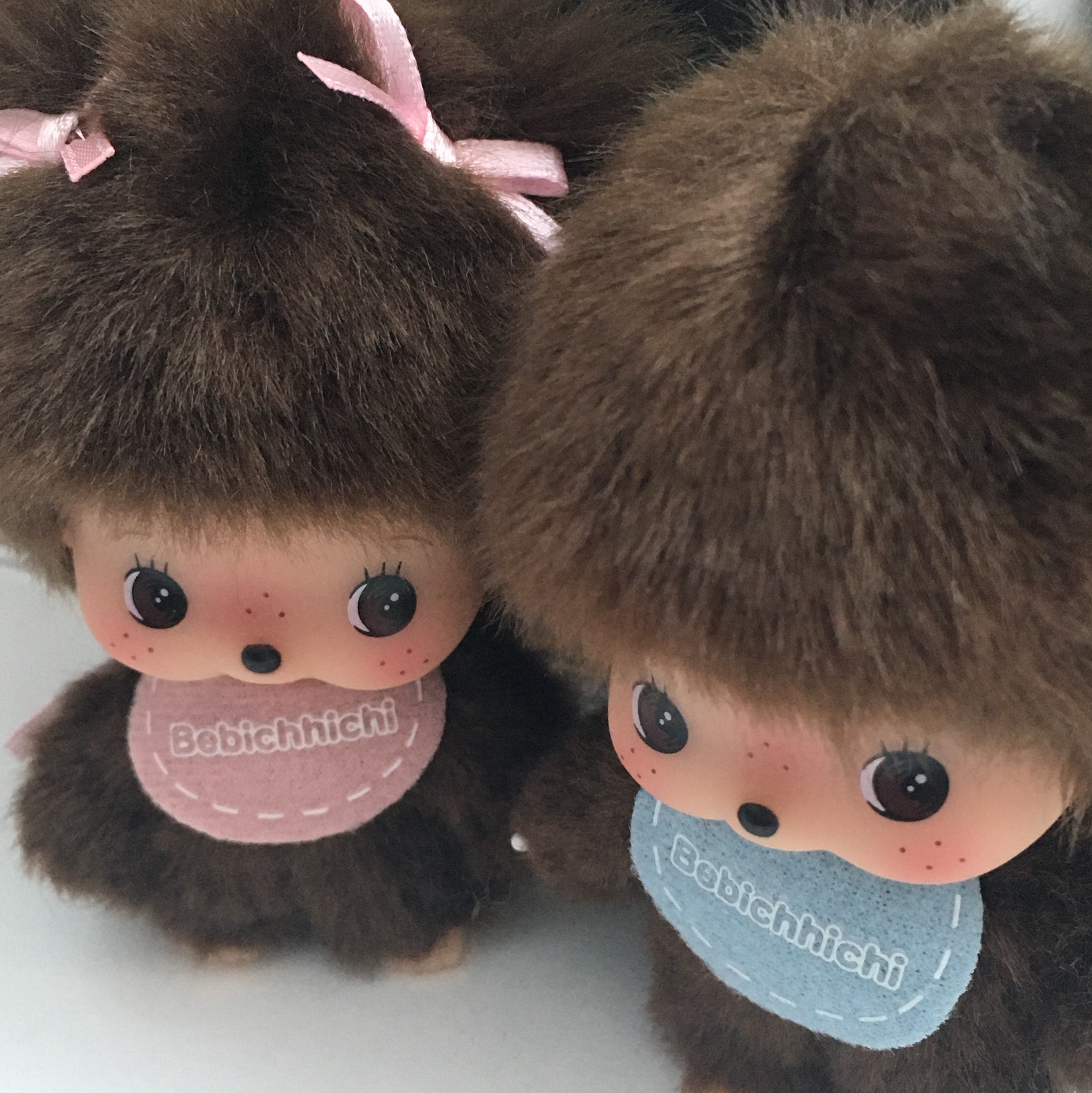 Monchhichi Bebichhichi Bighead SS Girl Key Chain Pink, Monchhichi Bebichhichi Bighead SS Boy Key Chain Blue 착용 스타일