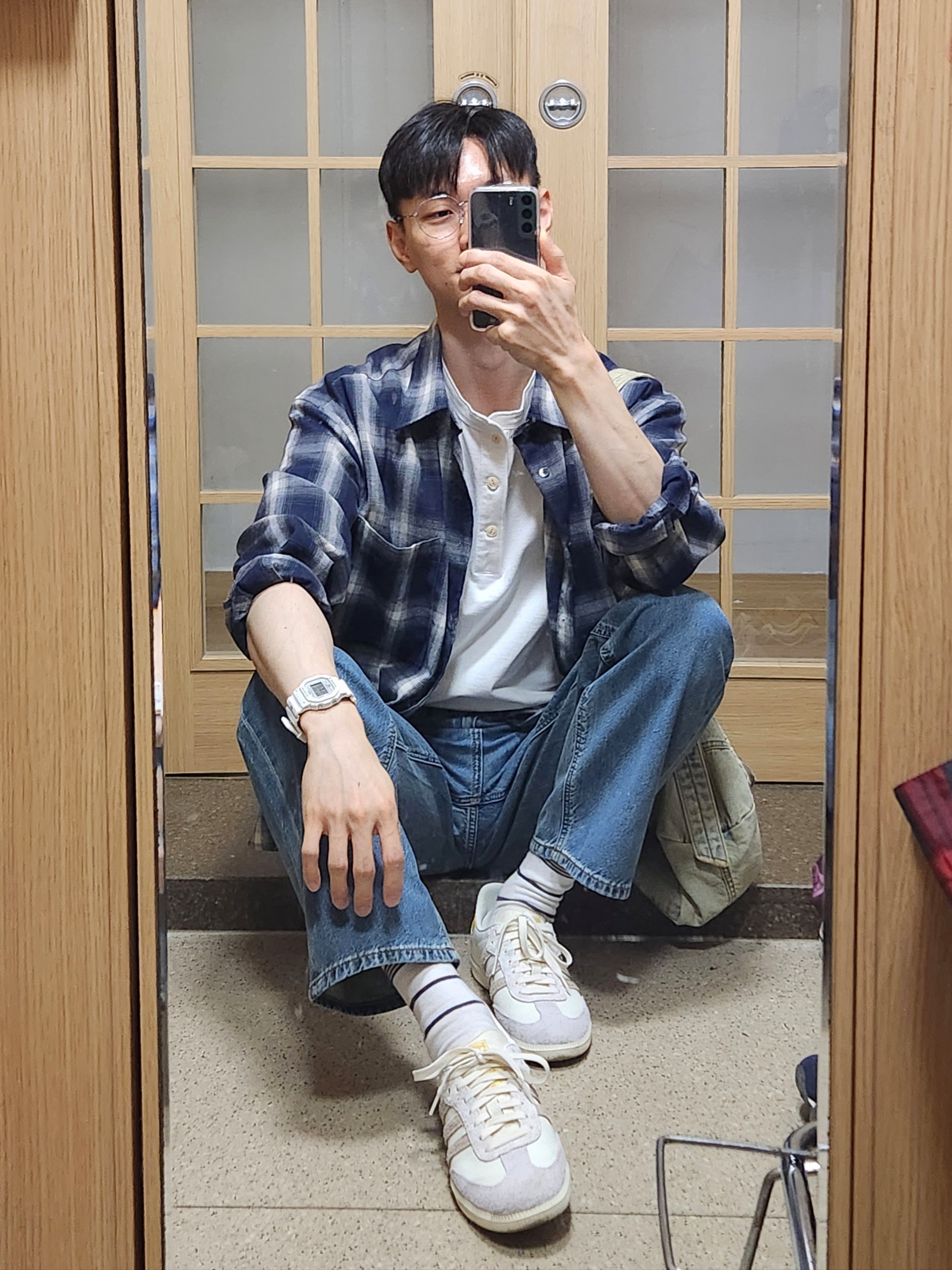 Casio G-Shock x LMC DW-5600LMC24-7DR, Adidas x Kasina Samba Consortium Cup Off White Trace Khaki 착용 스타일 - 1