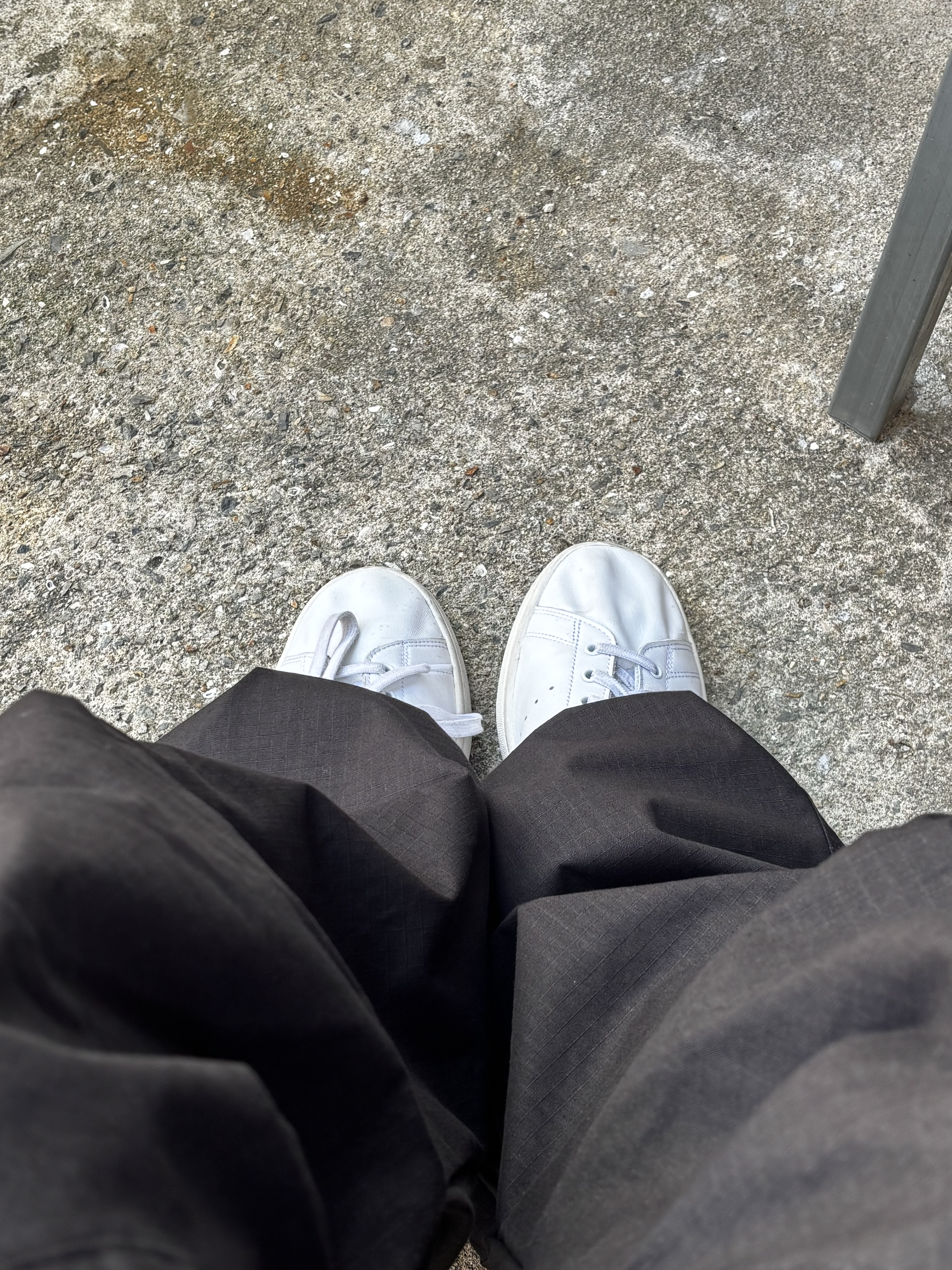 Wapworks Wide Safety Cargo Pants Black, Adidas Stan Smith Decon Cloud White Green 착용 스타일 - 3