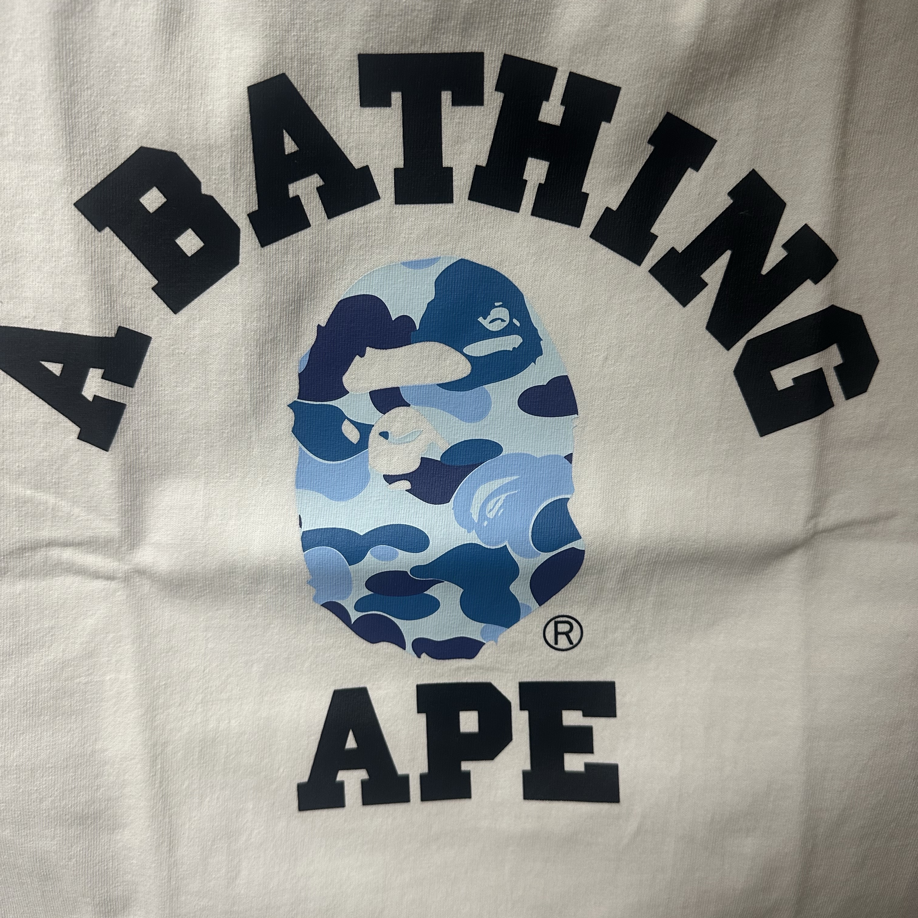 BAPE ABC Camo College T-Shirt White Blue 착용 스타일
