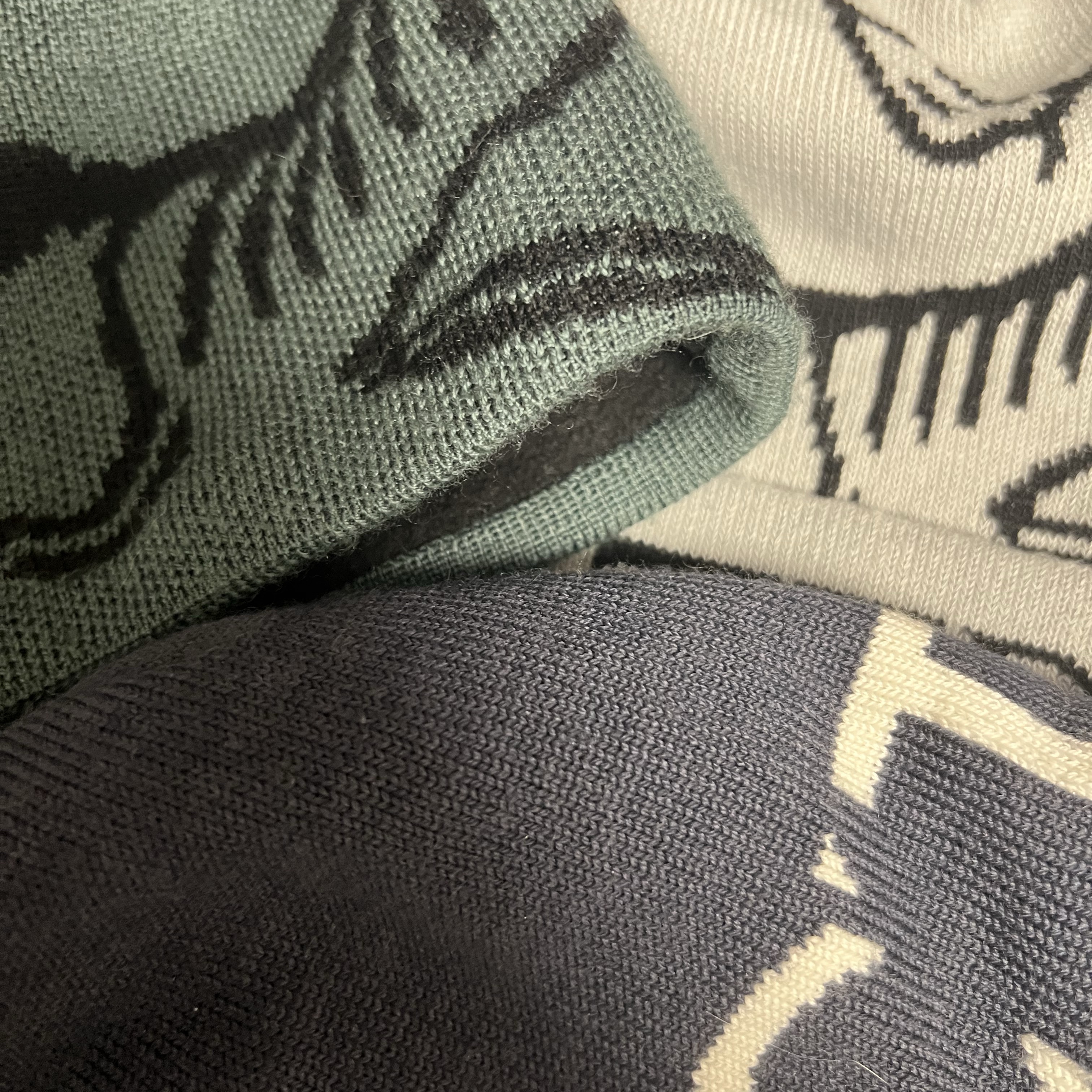 Arc'teryx Bird Word Toque Orca, Arc'teryx Bird Head Toque Dark Magic 착용 스타일