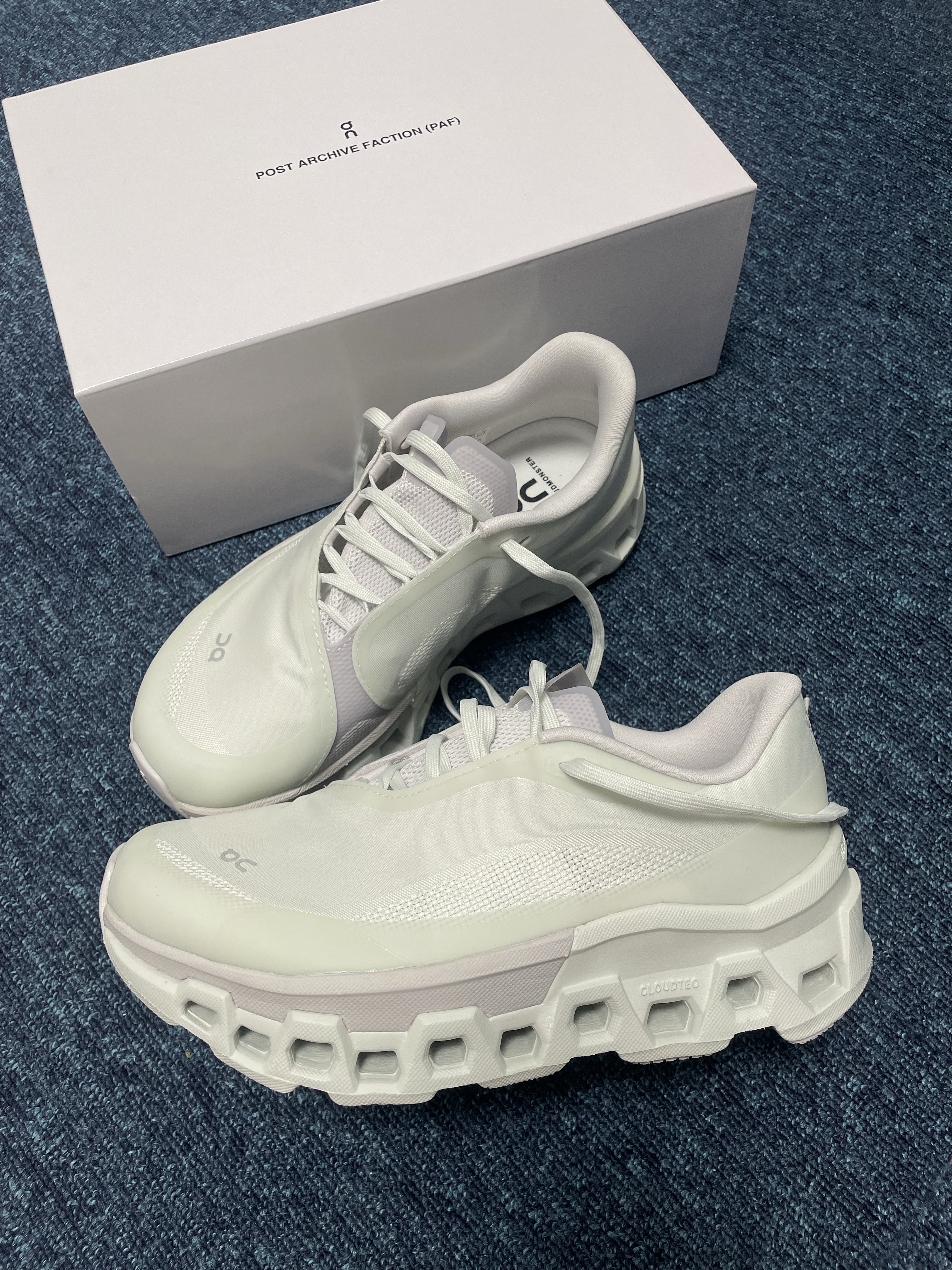 (W) On Running x Post Archive Faction (Paf) Cloudmonster 2 Vapor Frost, On Running x Post Archive Faction (Paf) Cloudmonster 2 Vapor Frost 착용 스타일 - 1