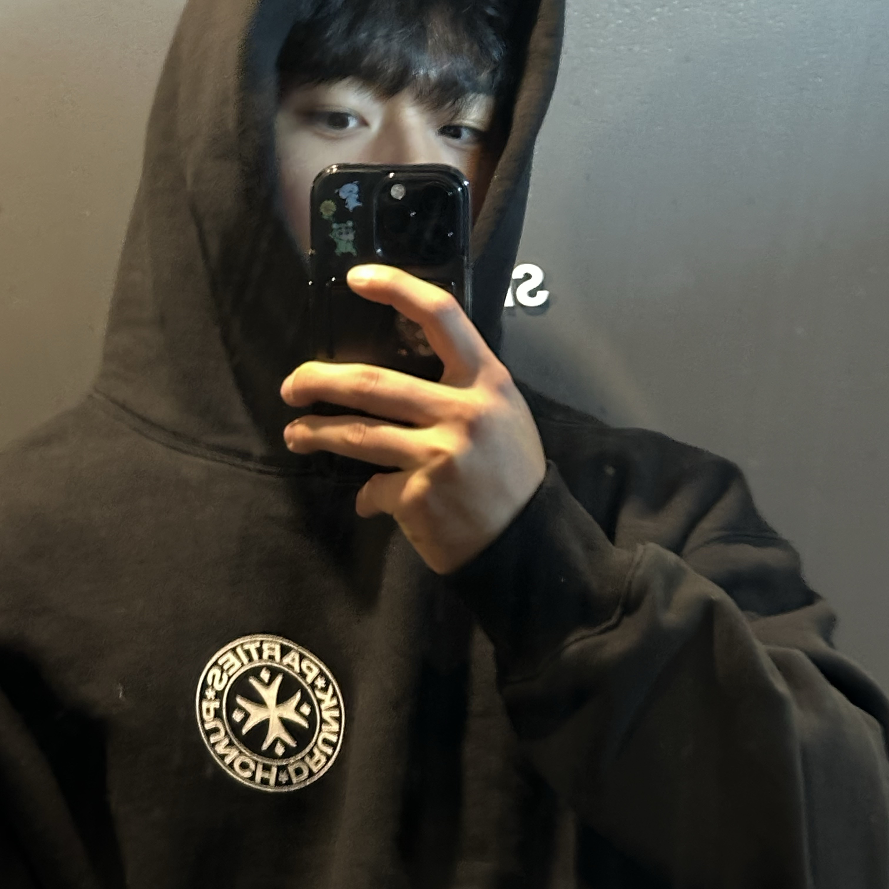 Punch Drunk Parties Circle Logo Oversized Hoodie Black 착용 스타일 - 2