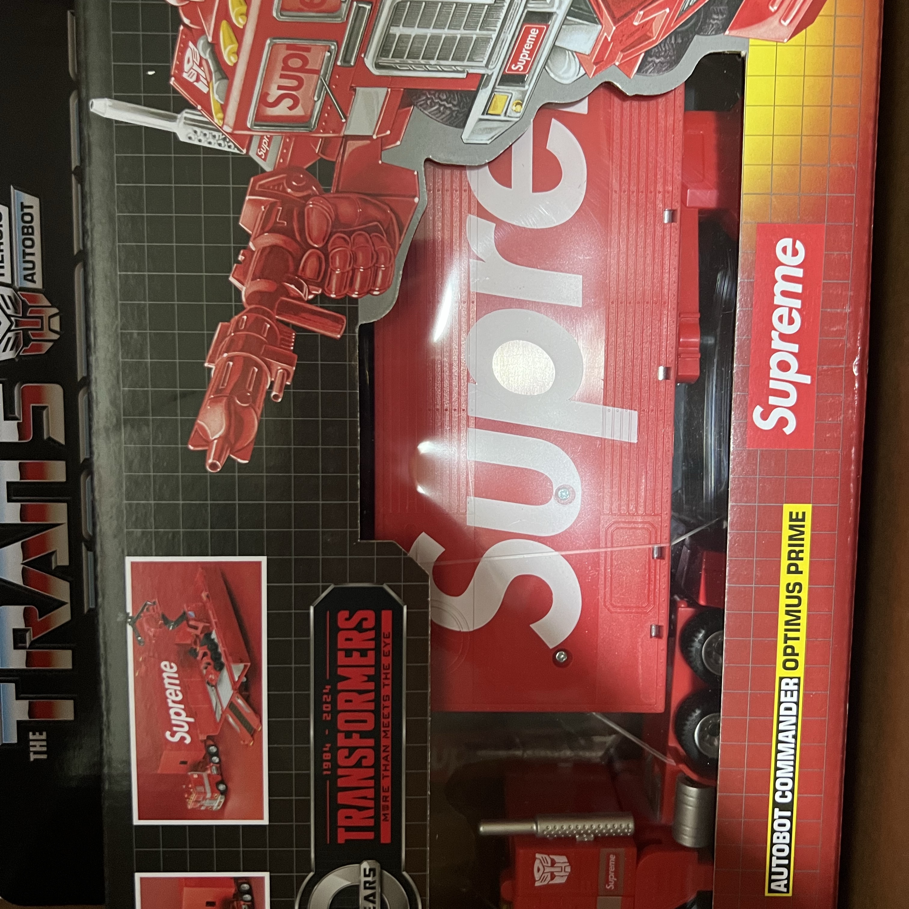 Supreme x Transformers G1 Optimus Prime Figure Red - 25SS (Korean Ver.) 착용 스타일