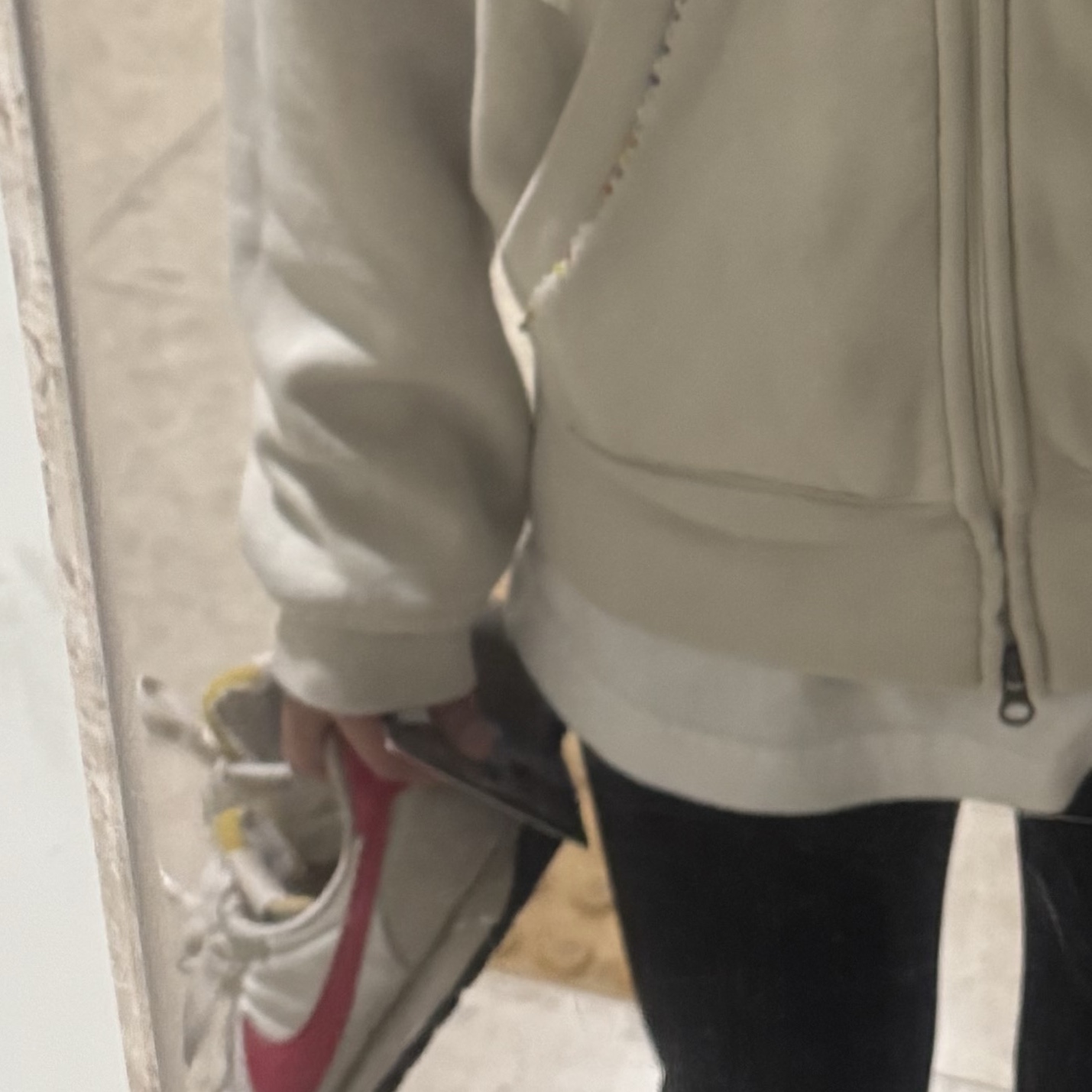 (W) Nike Daybreak Summit White University Red 착용 스타일