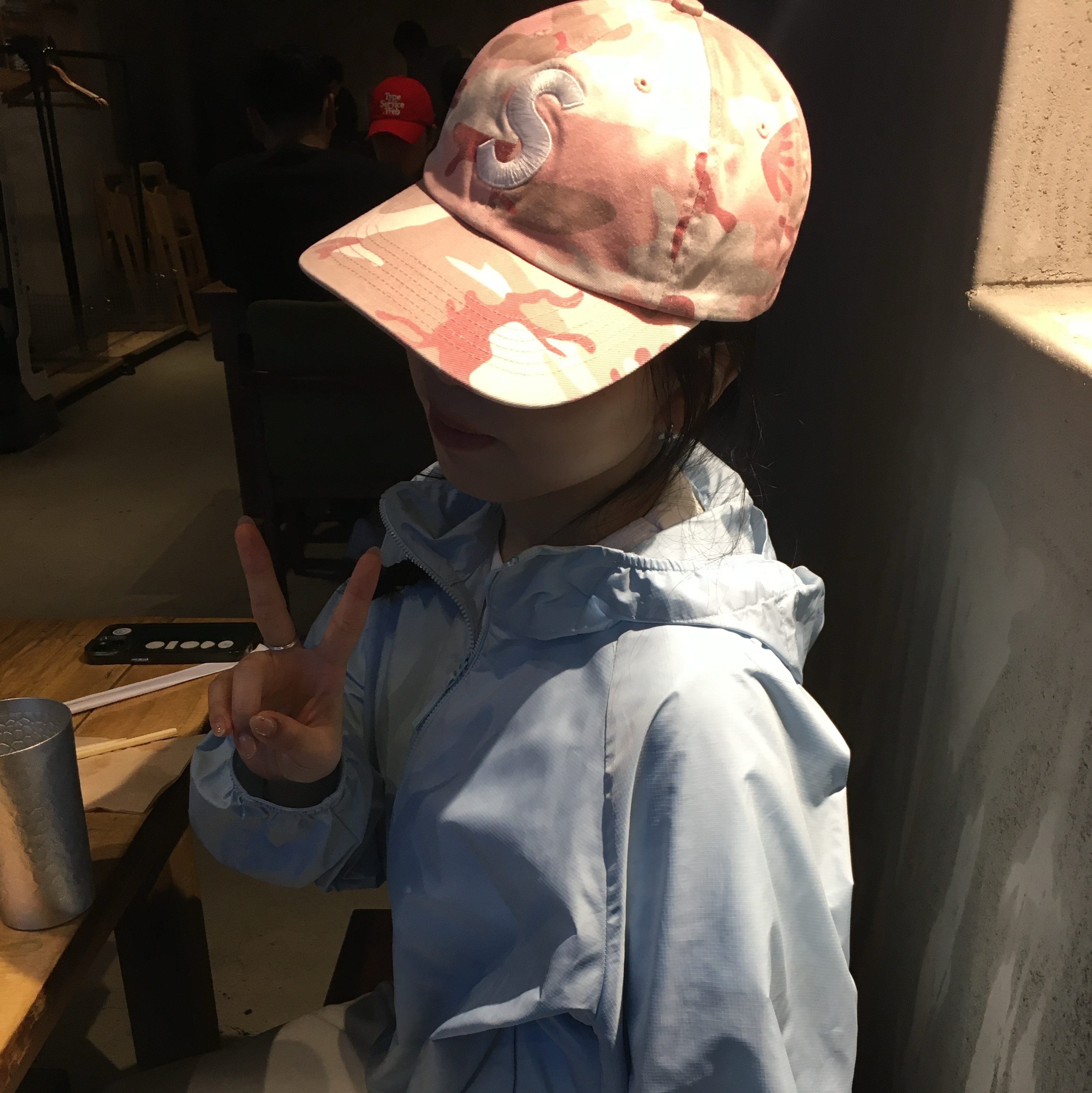 Supreme Pigment Coated S Logo 6-Panel Pink Camo - 25SS 착용 스타일