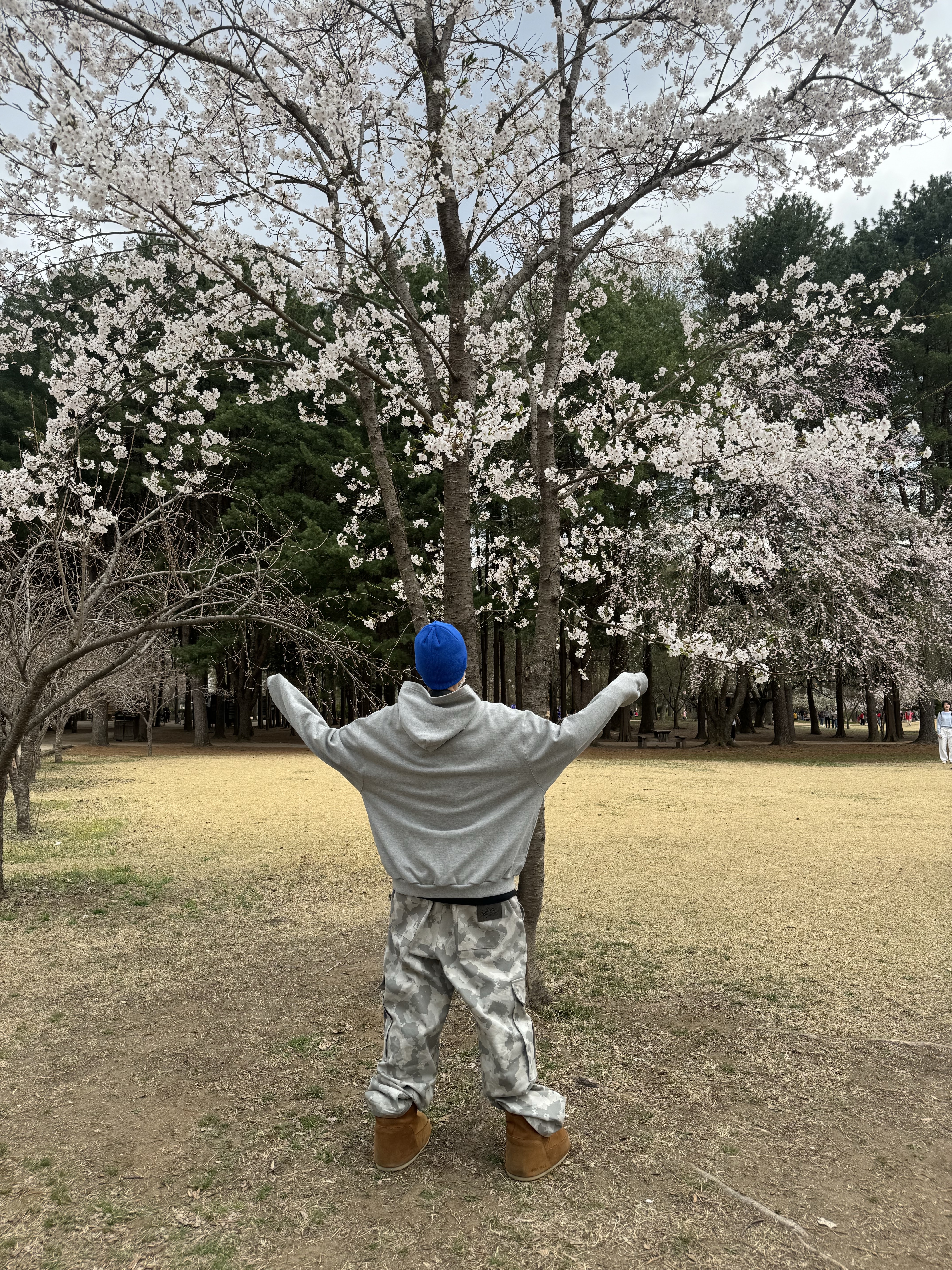 Hono Report Big Pocket Cargo Pants Snow Camo, Stussy Basic Skullcap Beanie Cobalt 착용 스타일 - 3