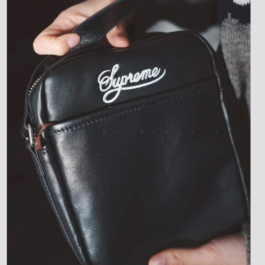 Supreme x Nike Leather Shoulder Bag Black - 25SS 착용 스타일 - 3