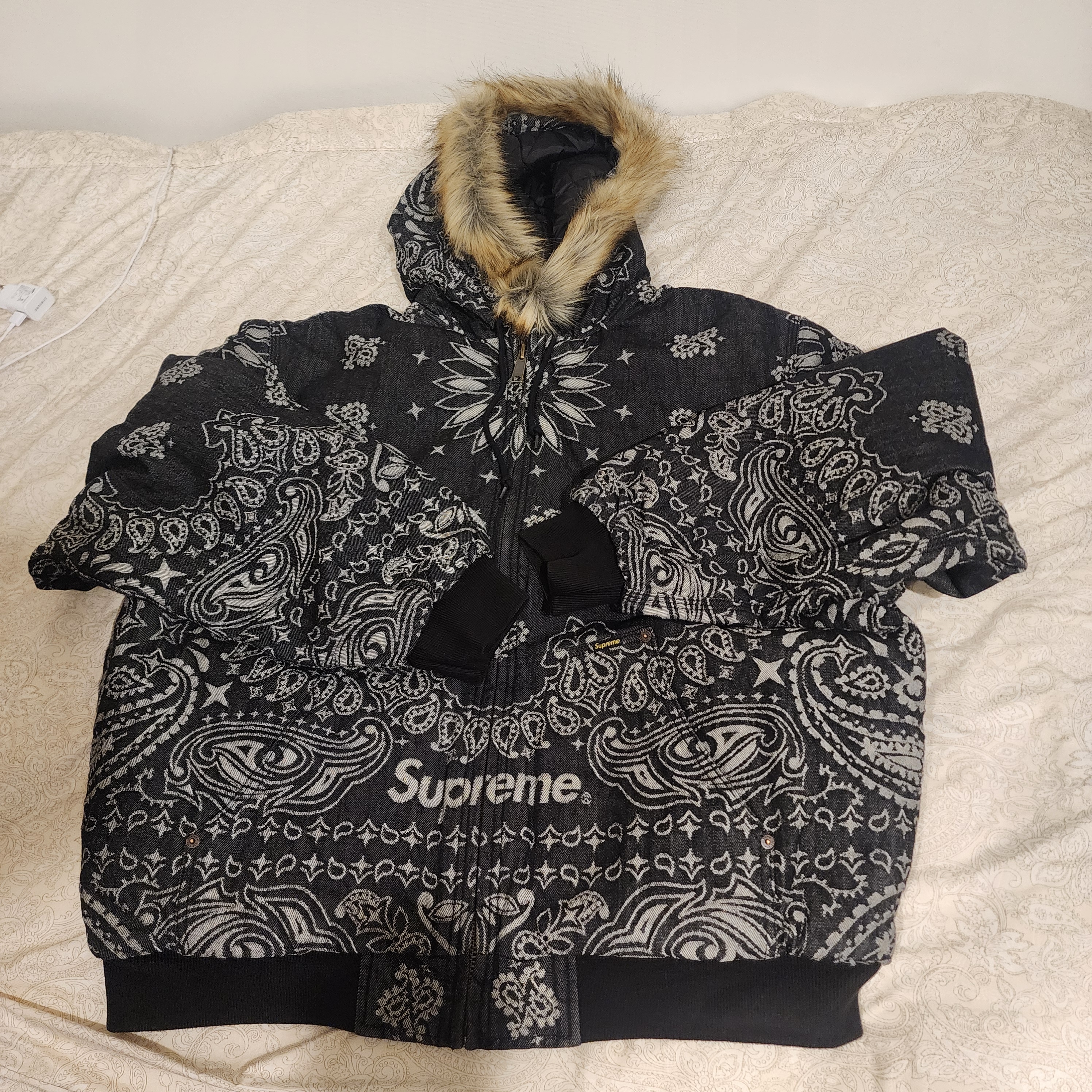 Supreme Bandana Jacquard Denim Hooded Work Jacket Black - 25SS 착용 스타일 - 1