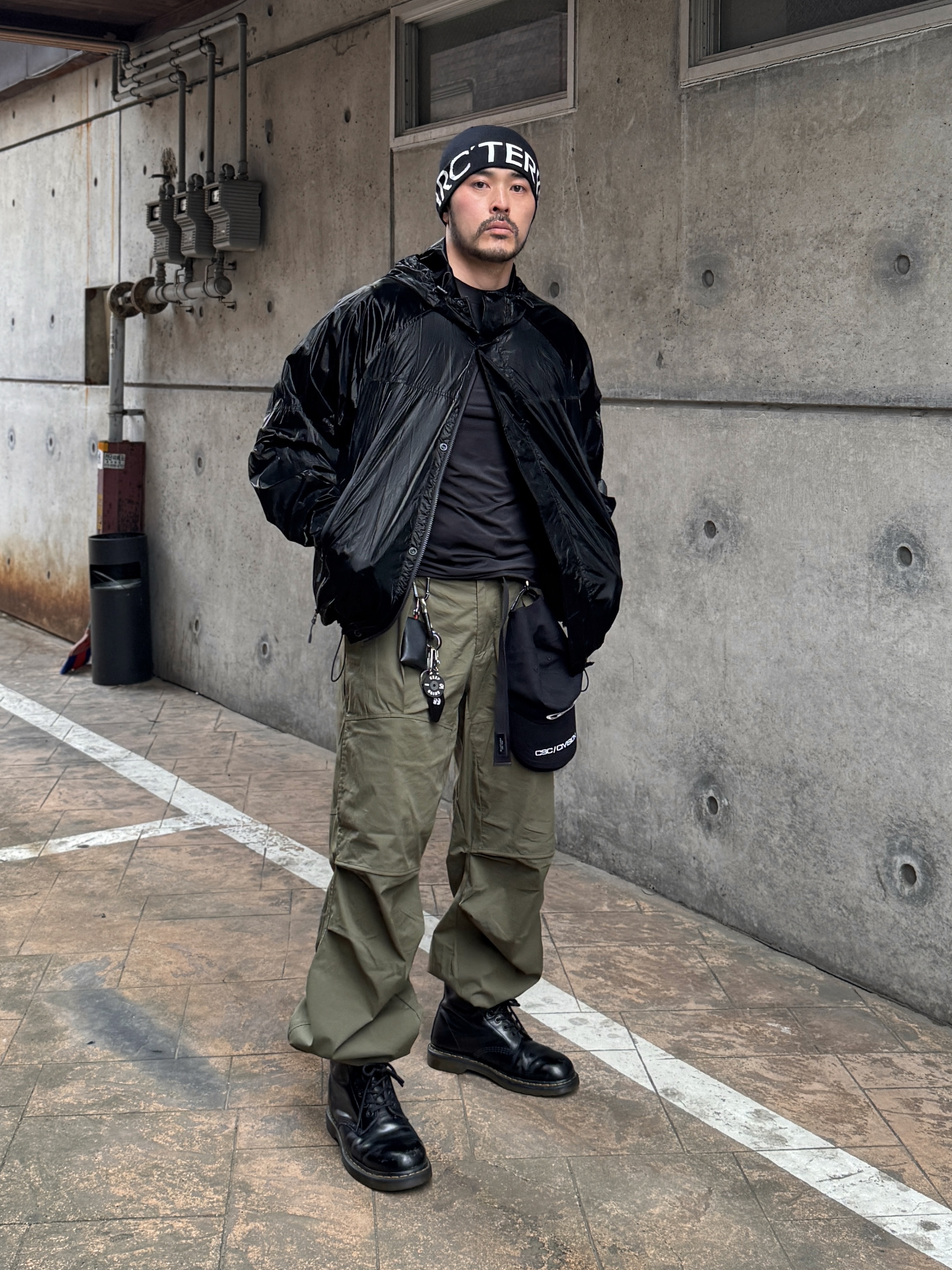 Dr. Martens 1460 Smooth Boots Black, Arc'teryx Word Head Toque Orca 착용 스타일 - 2