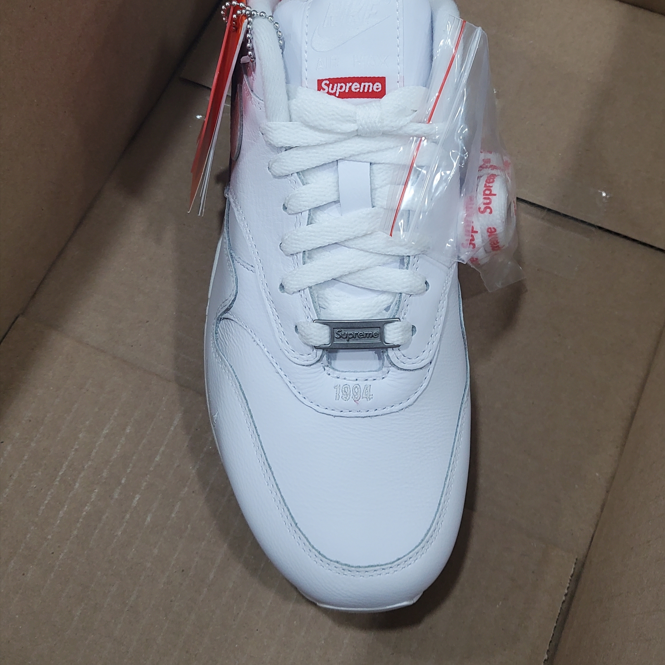 Nike x Supreme Air Max 1 '87 White - 25SS, [SS25] moif 404 Gnf(F) H/S Tee Off White 착용 스타일 - 1