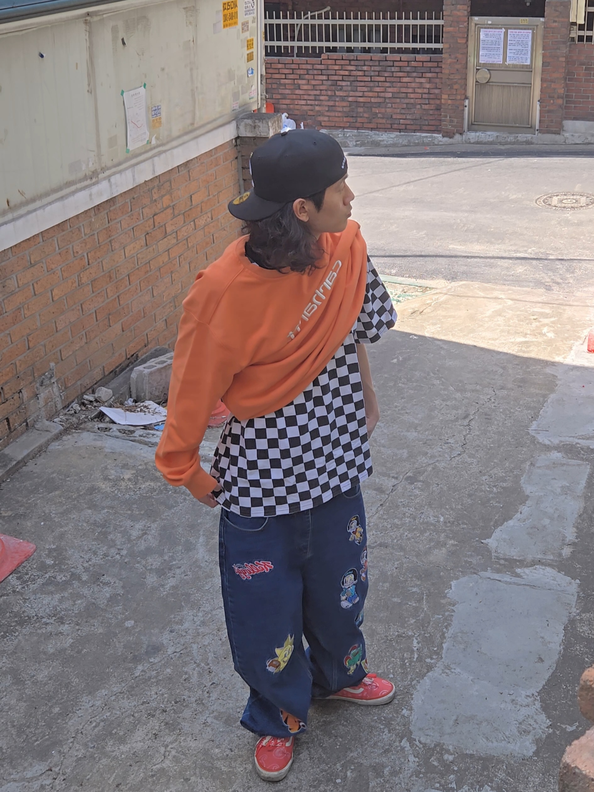 Vans Vault x Casestudy Old Skool LX Cherry Tomato, Supreme Gold Cross S Logo New Era Black - 24SS 착용 스타일