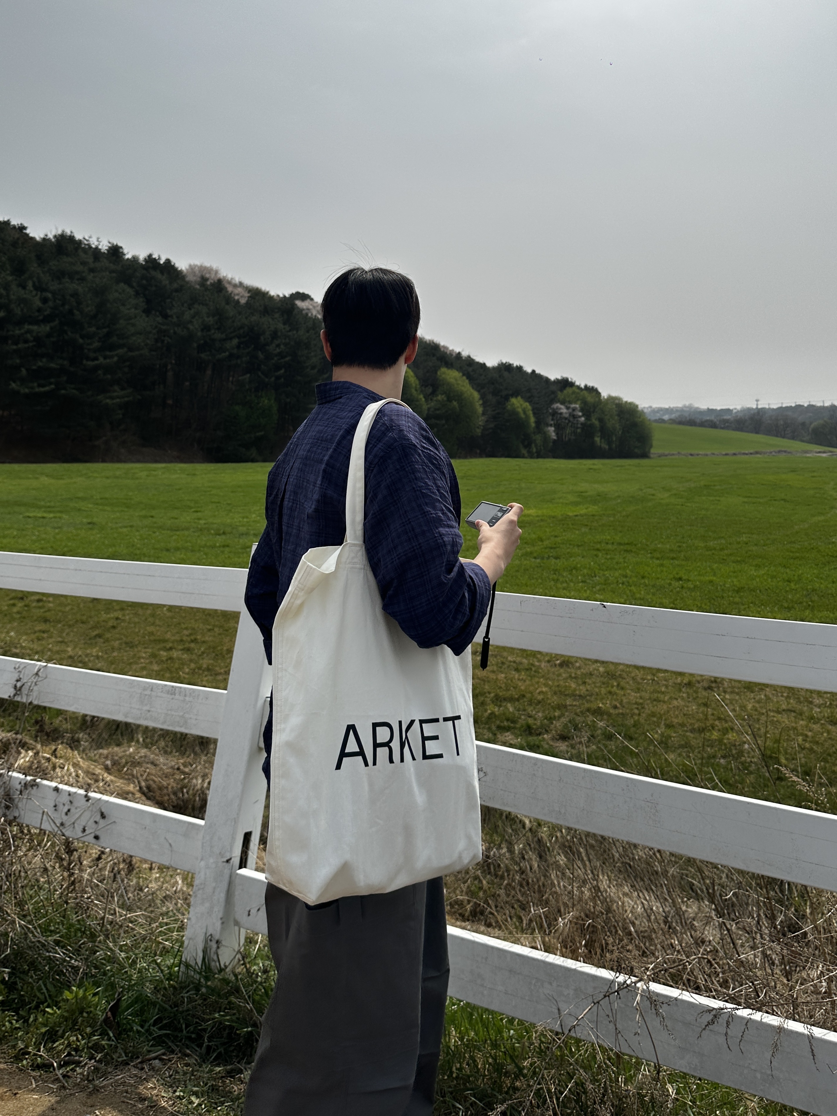 New Balance 992 Made in USA Grey - D Standard, Arket Canvas Tote Bag Off White 착용 스타일 - 6