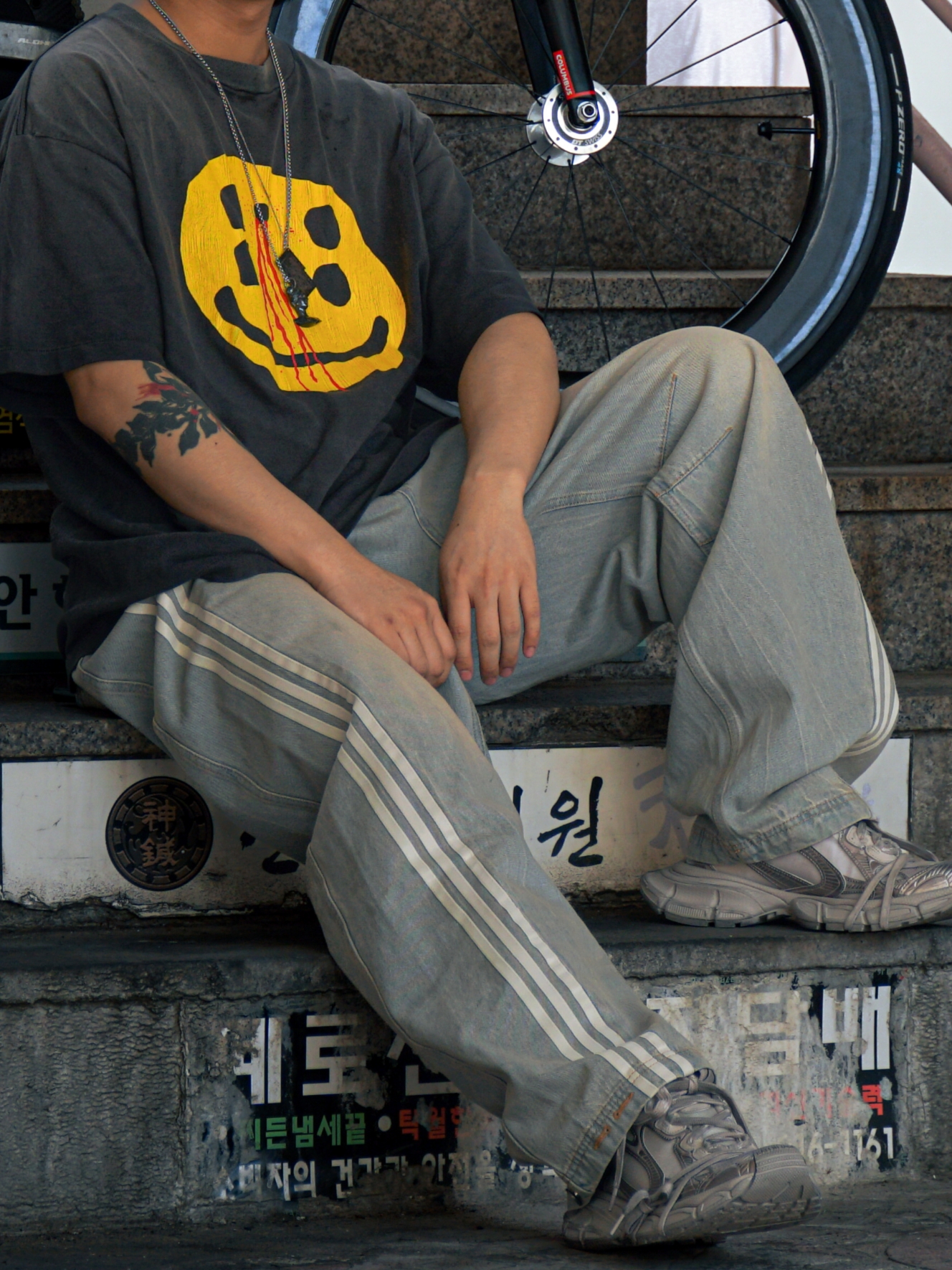 Saint Mxxxxxx x Cactus Plant Flea Market Smile S/S T-Shirt Black, (W) Adidas Adilenium Season 3 Banana Fitted Washed Denim Pants Blue - KR Sizing 착용 스타일