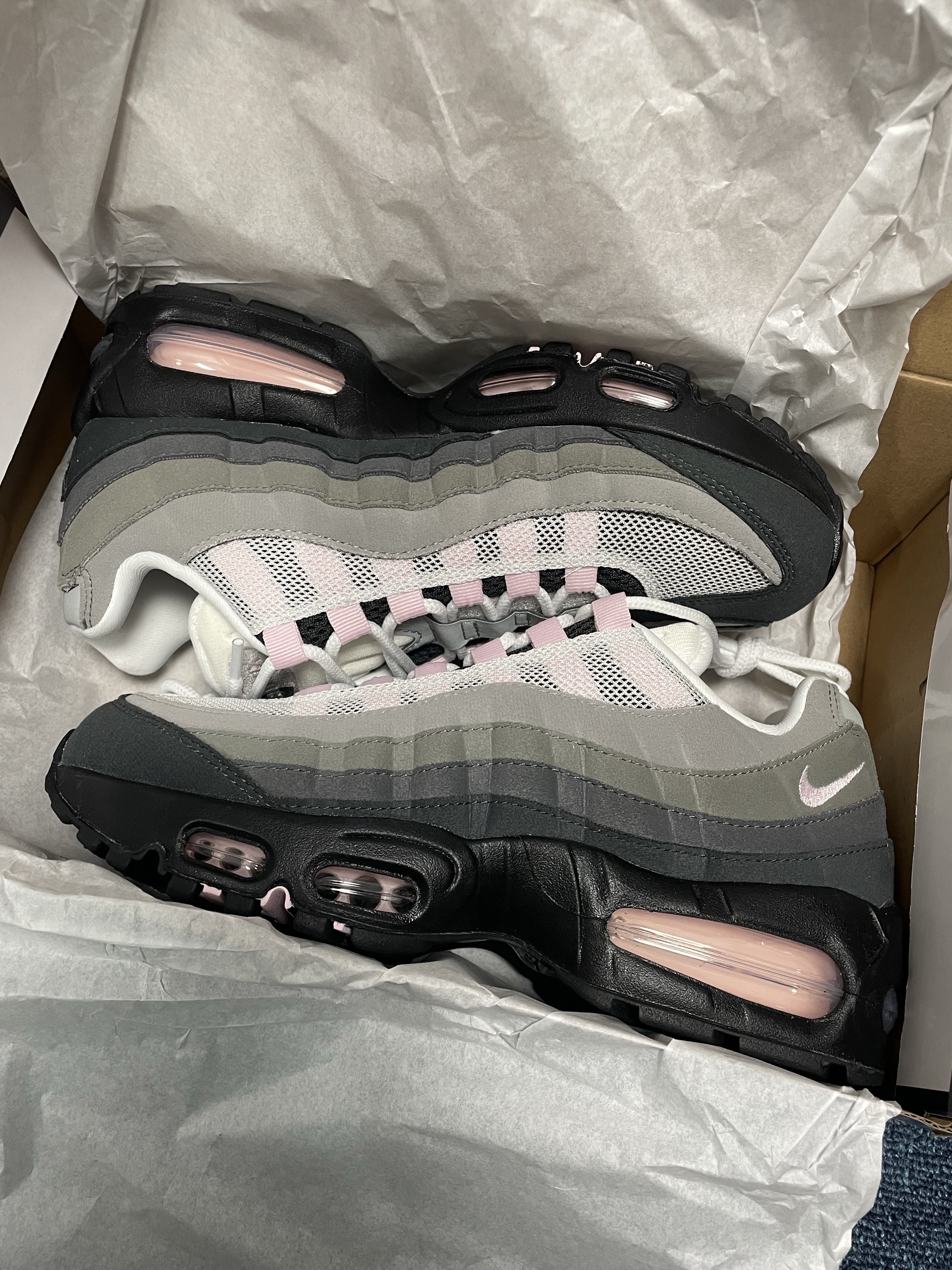 (W) Nike Air Max 95 Pink Foam 착용 스타일 - 2